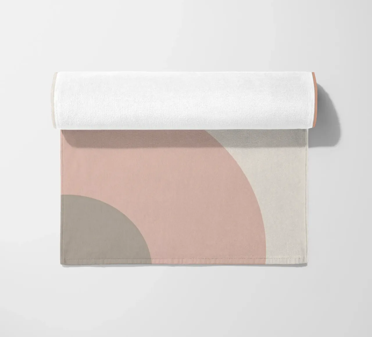 Forme geometriche astratte di cerchi in pastello telo mare da DesignDoodle