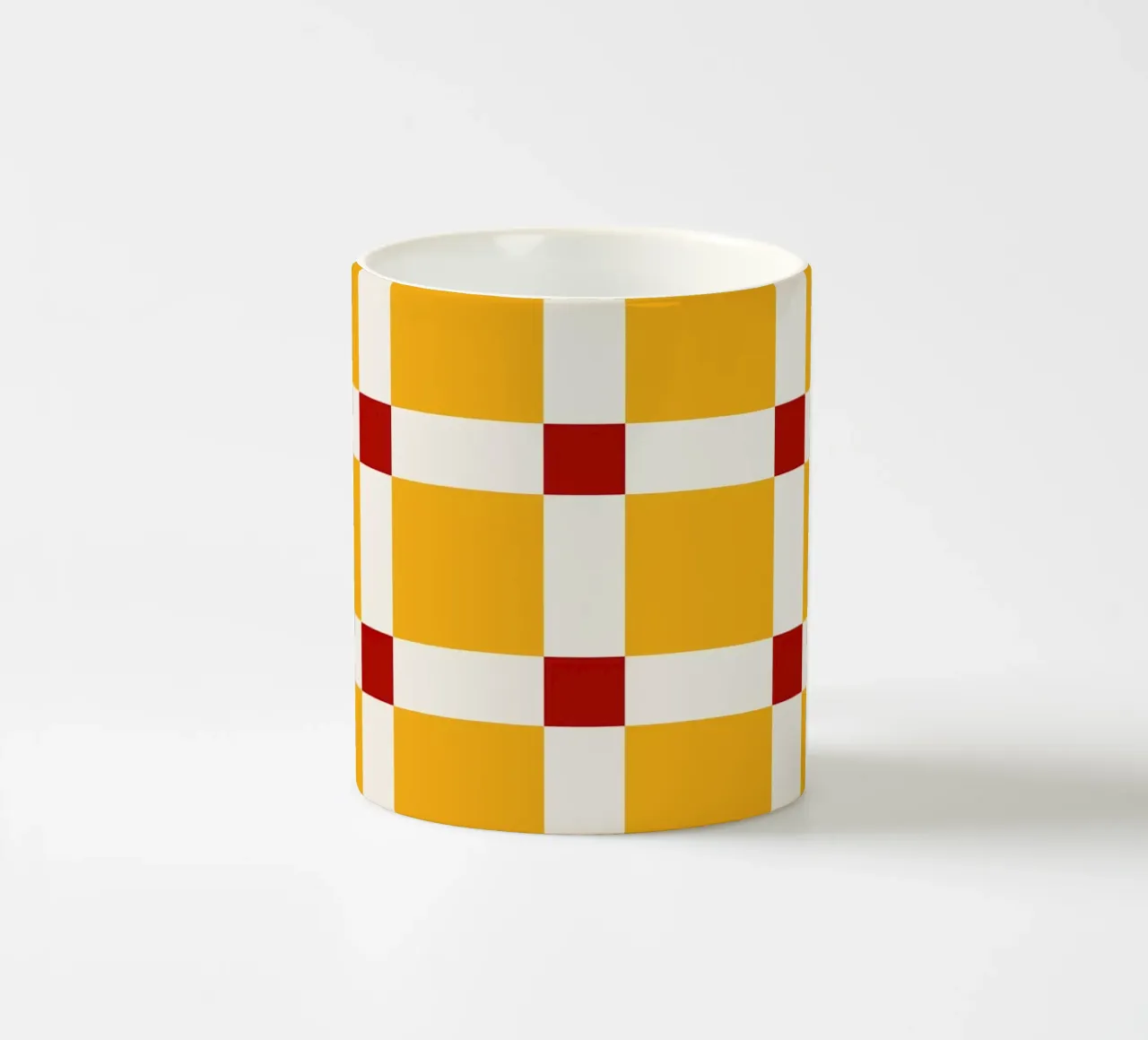 Mid Century Checks Yellow Red tazza in ceramica da TijanaArtStudio88