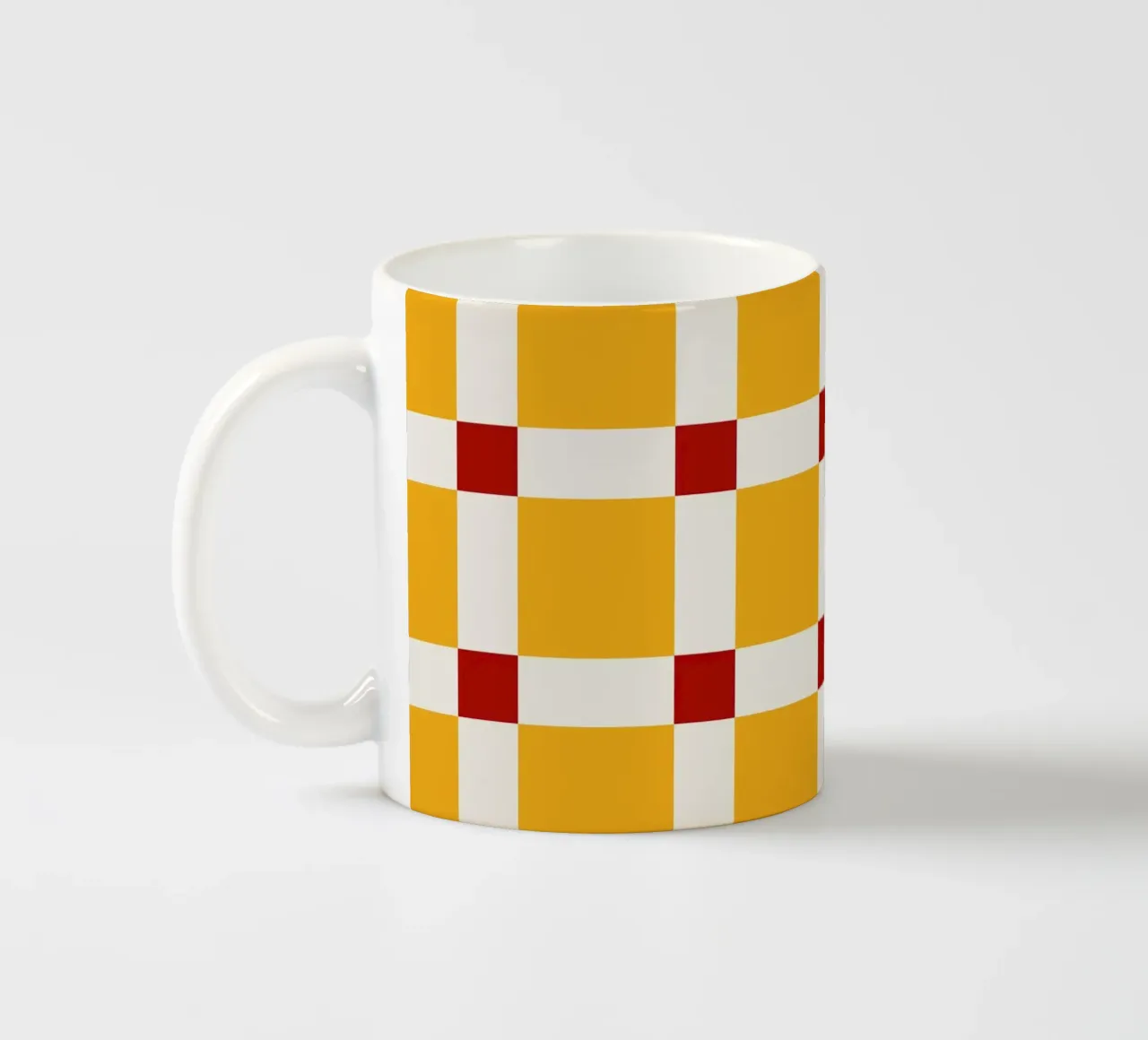 Mid Century Checks Yellow Red tazza in ceramica da TijanaArtStudio88
