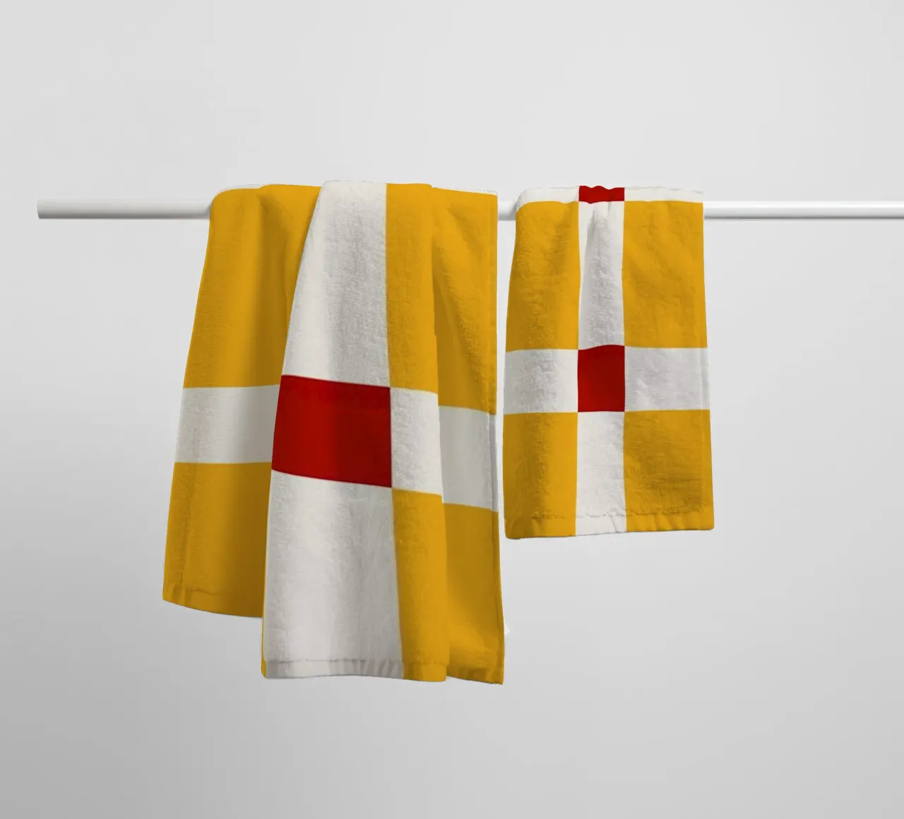 Mid Century Checks Yellow Red asciugamano da bagno da TijanaArtStudio88