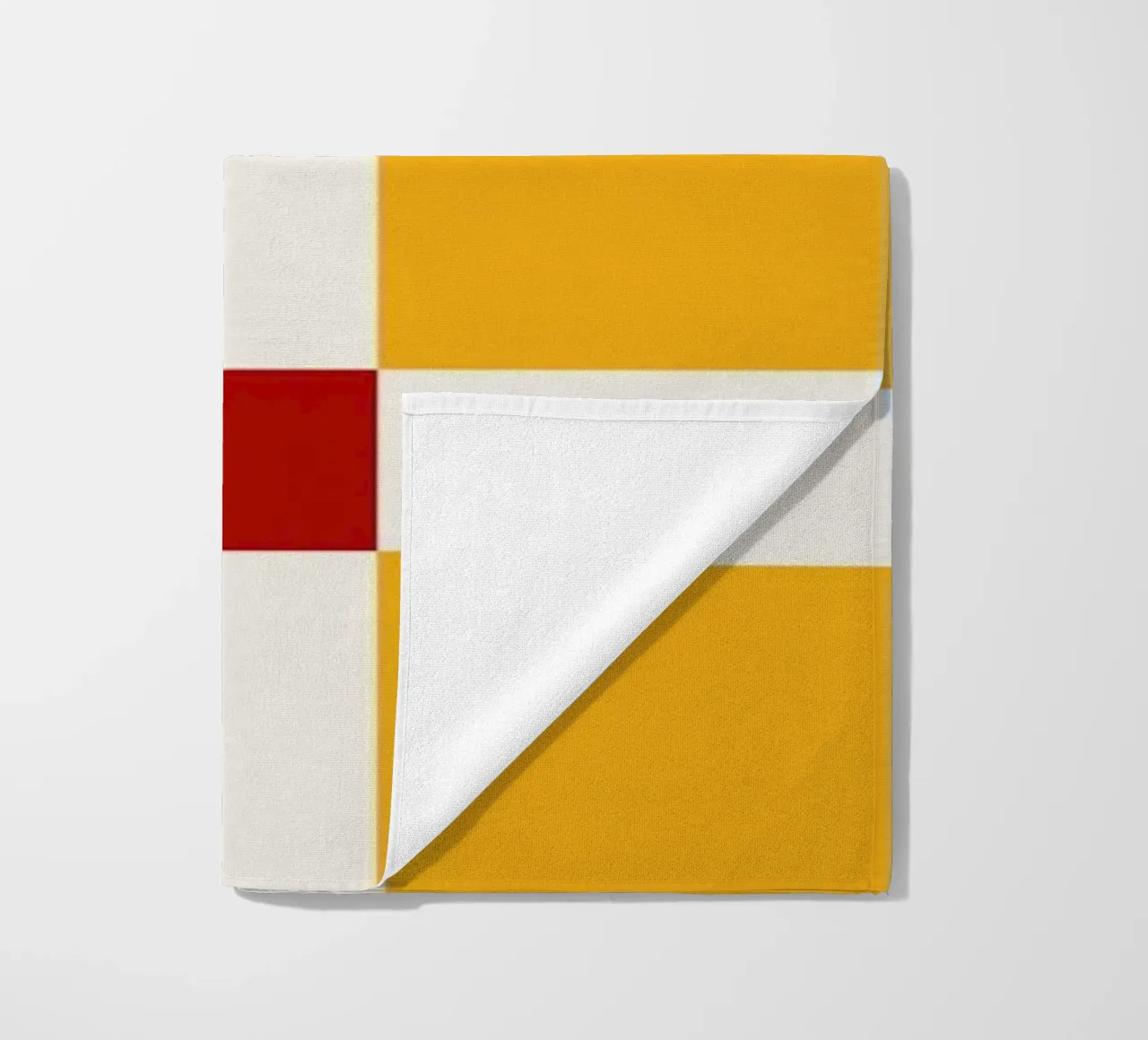 Mid Century Checks Yellow Red telo mare da TijanaArtStudio88