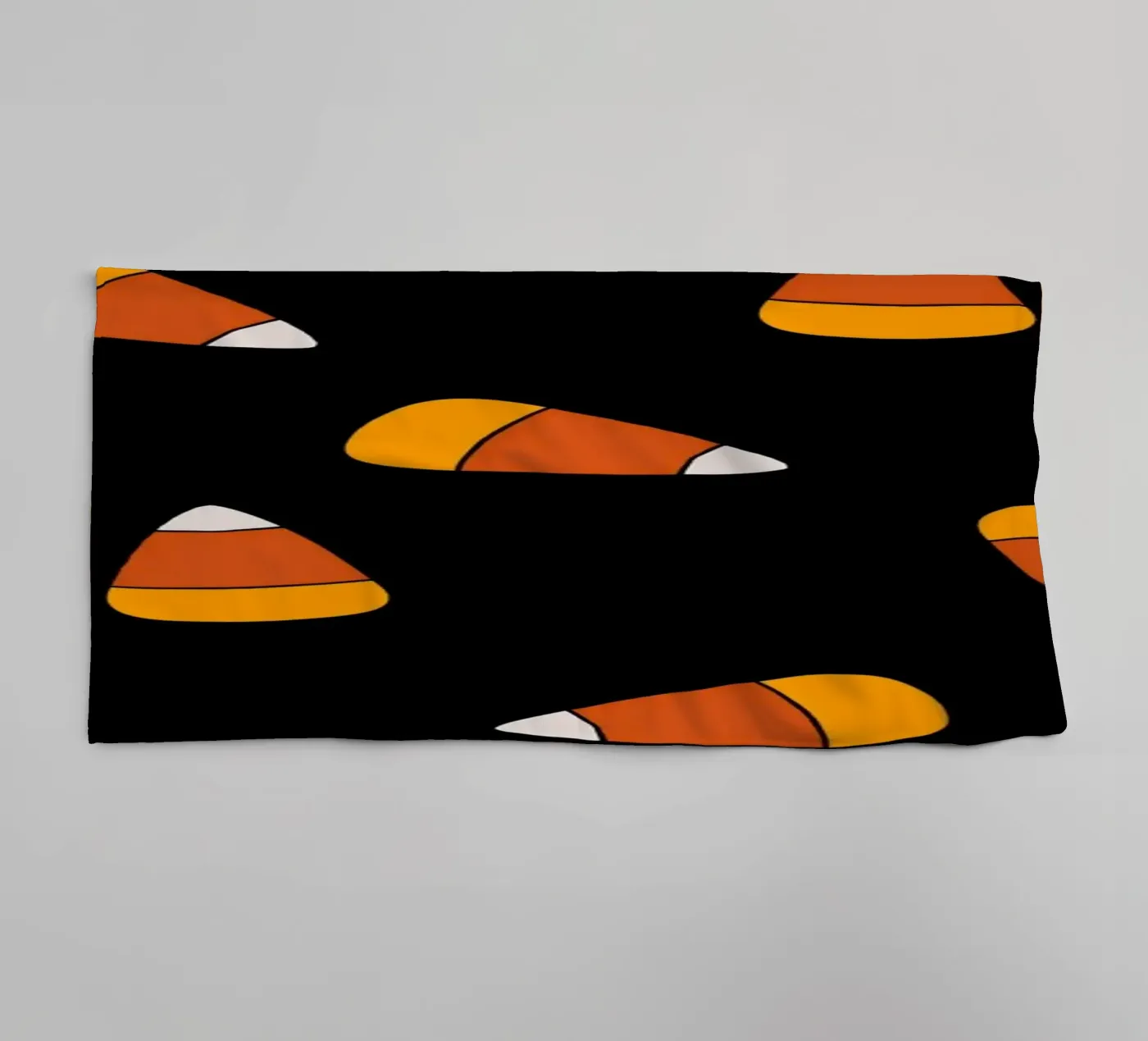 Candy corn pattern Halloween Handtuch von TijanaArtStudio88