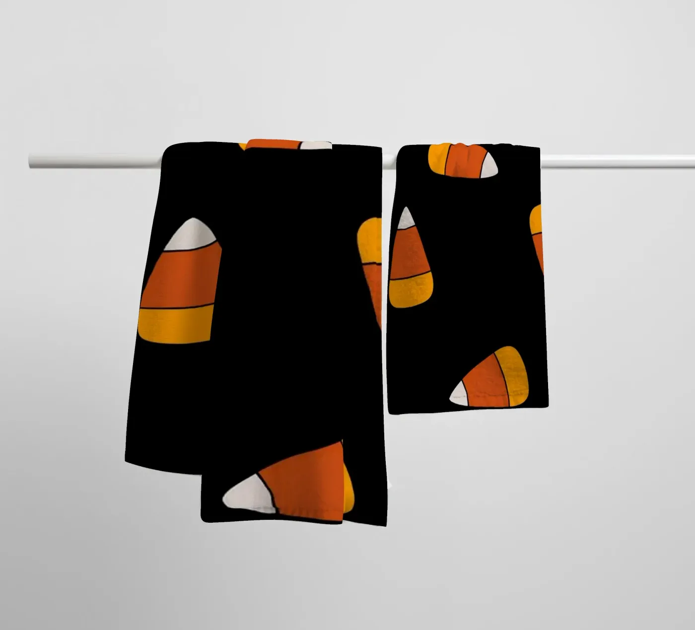 Candy corn pattern Halloween Handtuch von TijanaArtStudio88