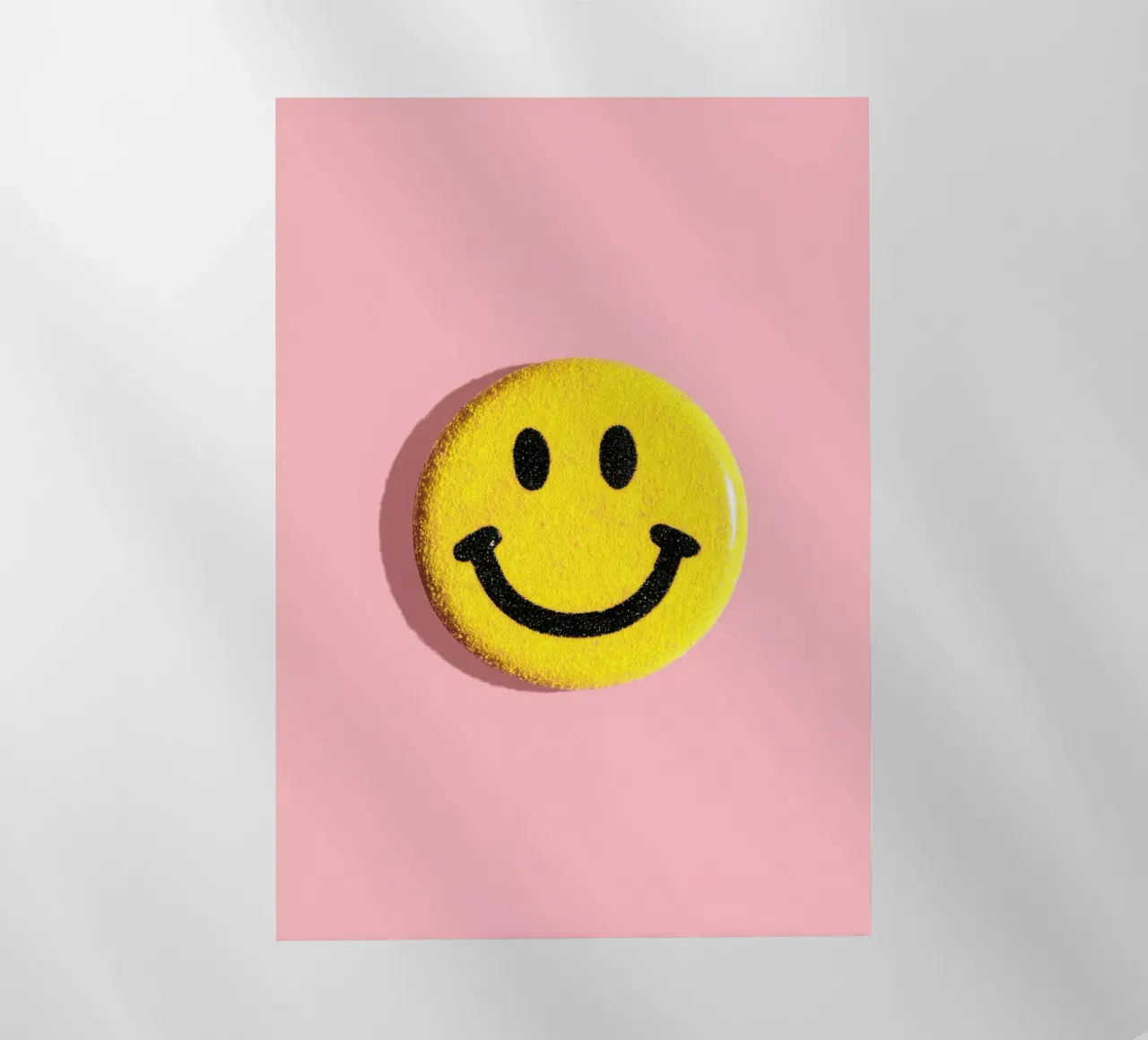 Pulsante Dopamina Smiley Giallo Lay Flat pellicola backlit da Nikis Art Studio