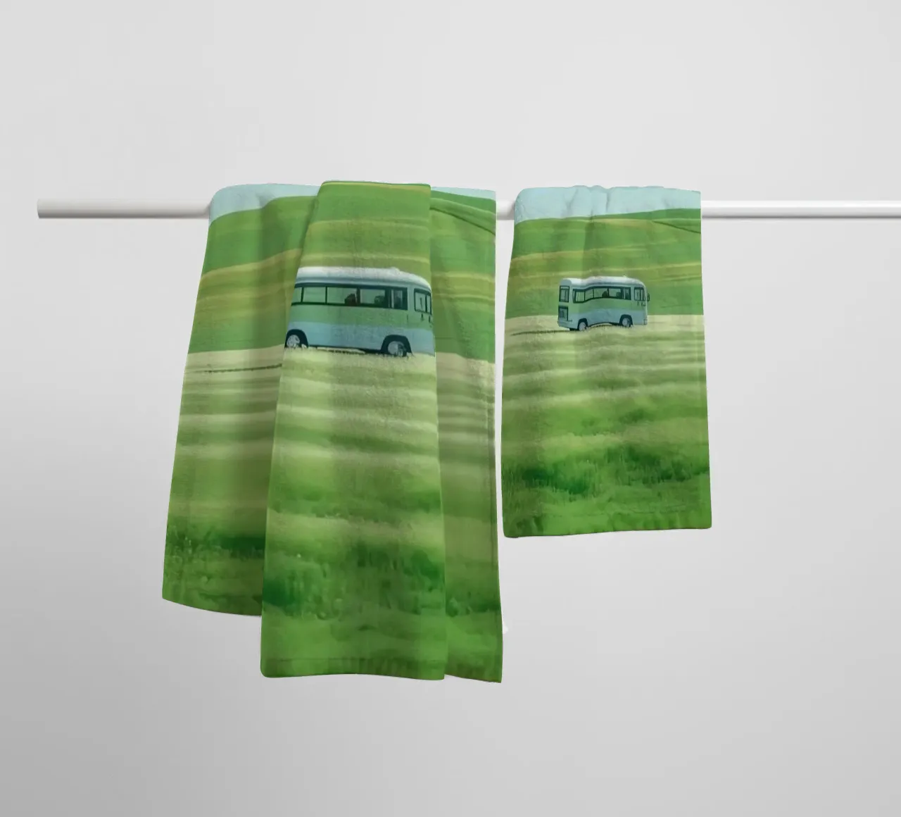 bus on field asciugamano da bagno da scoten