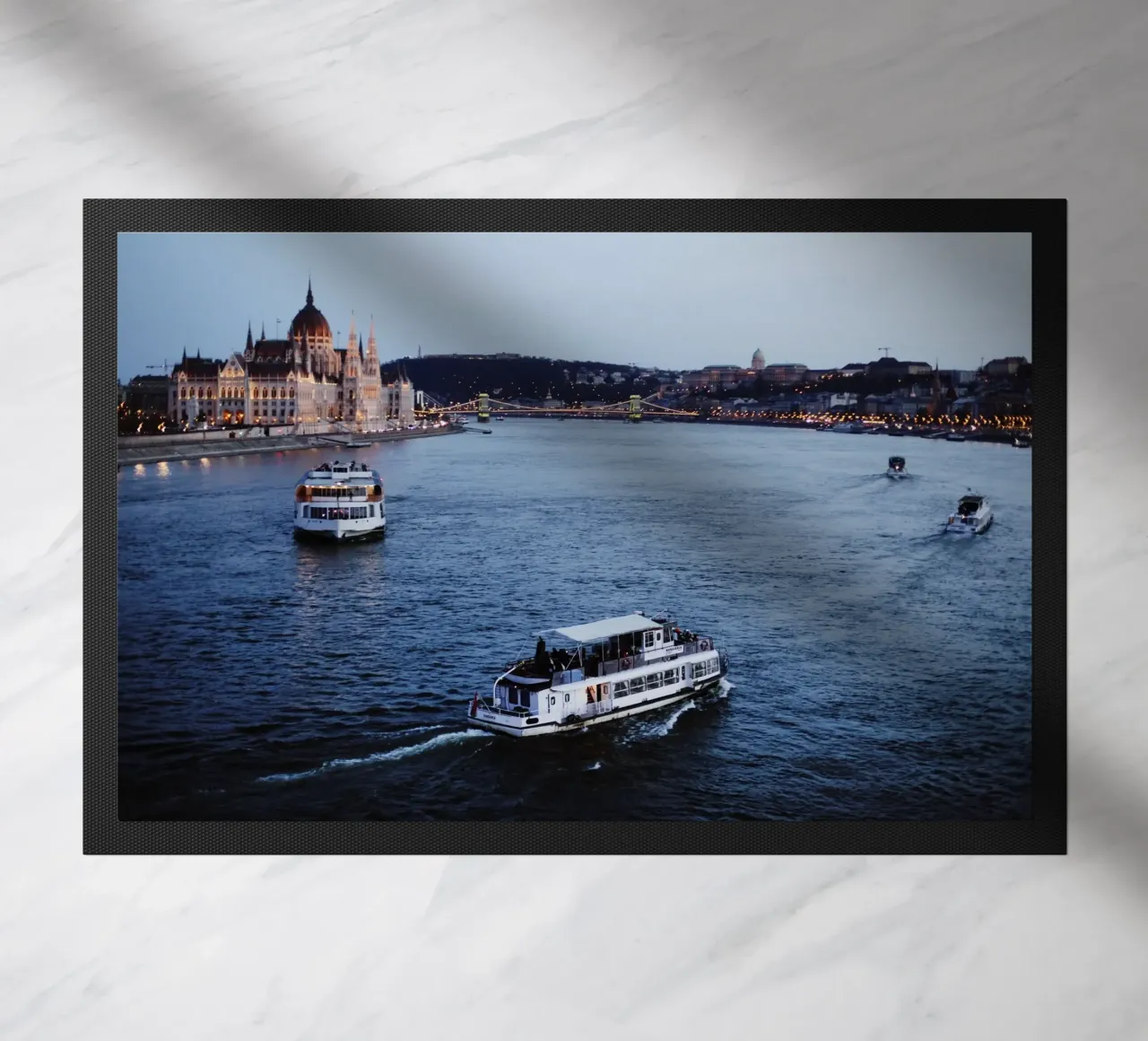 Navi sul Danubio a Budapest, Ungheria zerbino da fotokunst