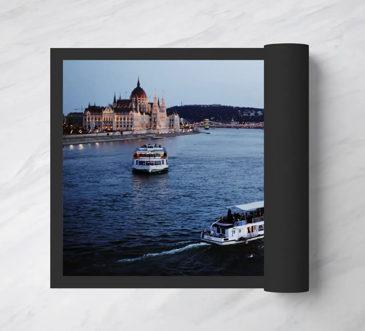 Navi sul Danubio a Budapest, Ungheria zerbino da fotokunst