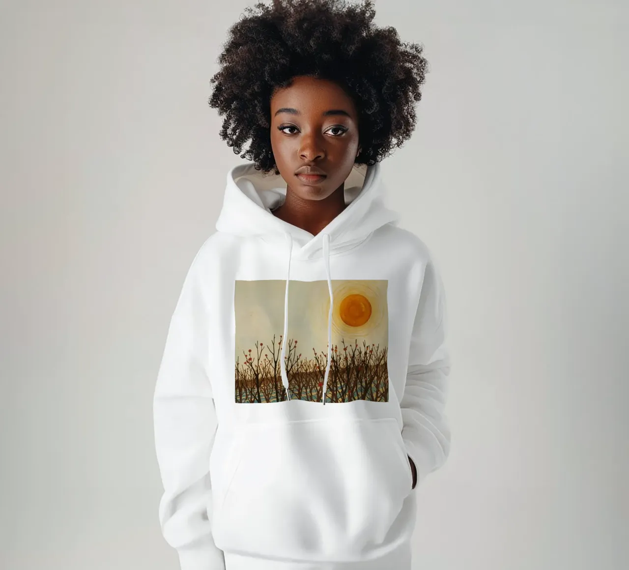 Paesaggio autunnale con sole e alberi spogli felpa con cappuccio da DesignDoodle