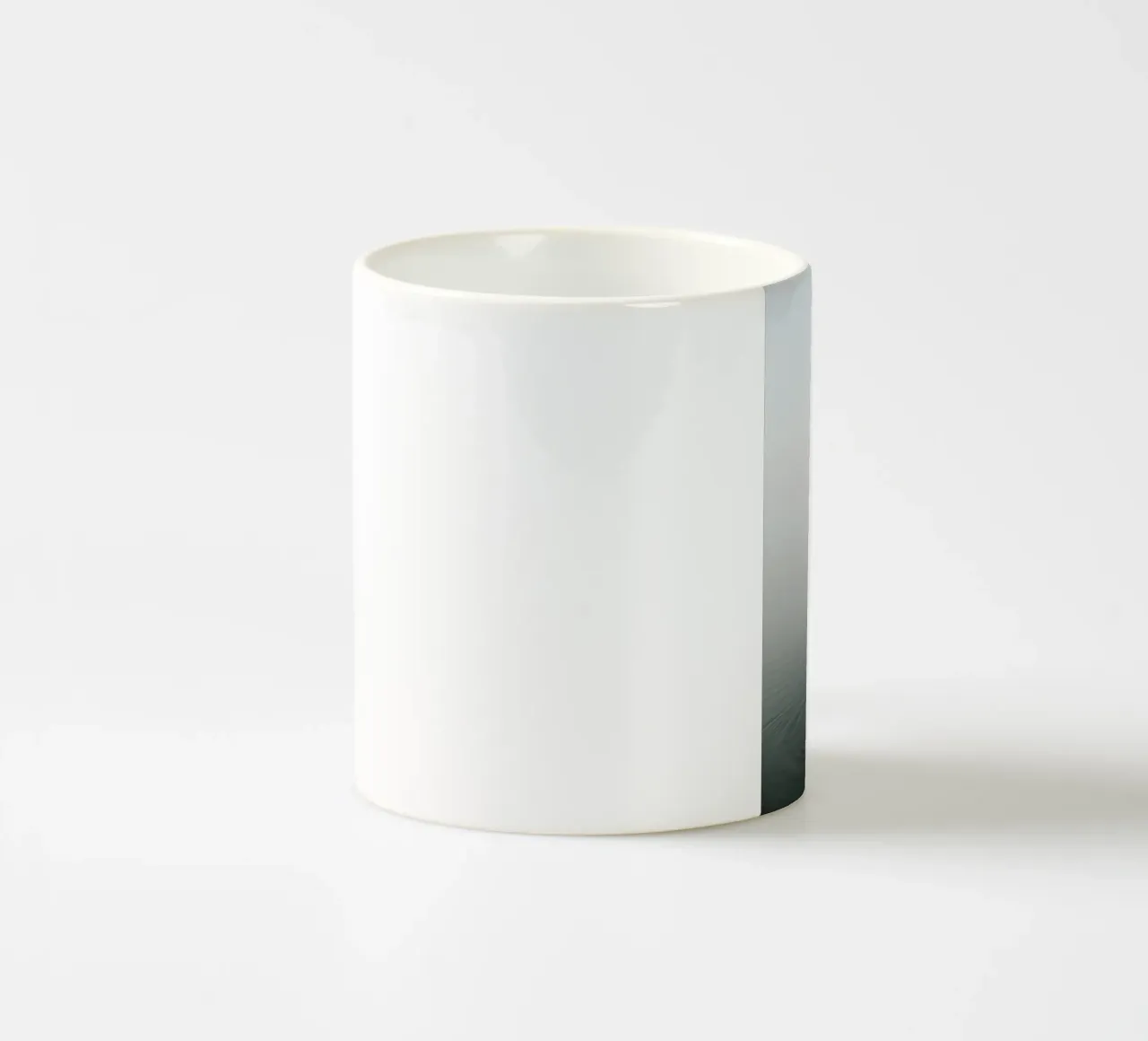 Cigno sul lago Balaton, Ungheria tazza in ceramica da Simon Koy