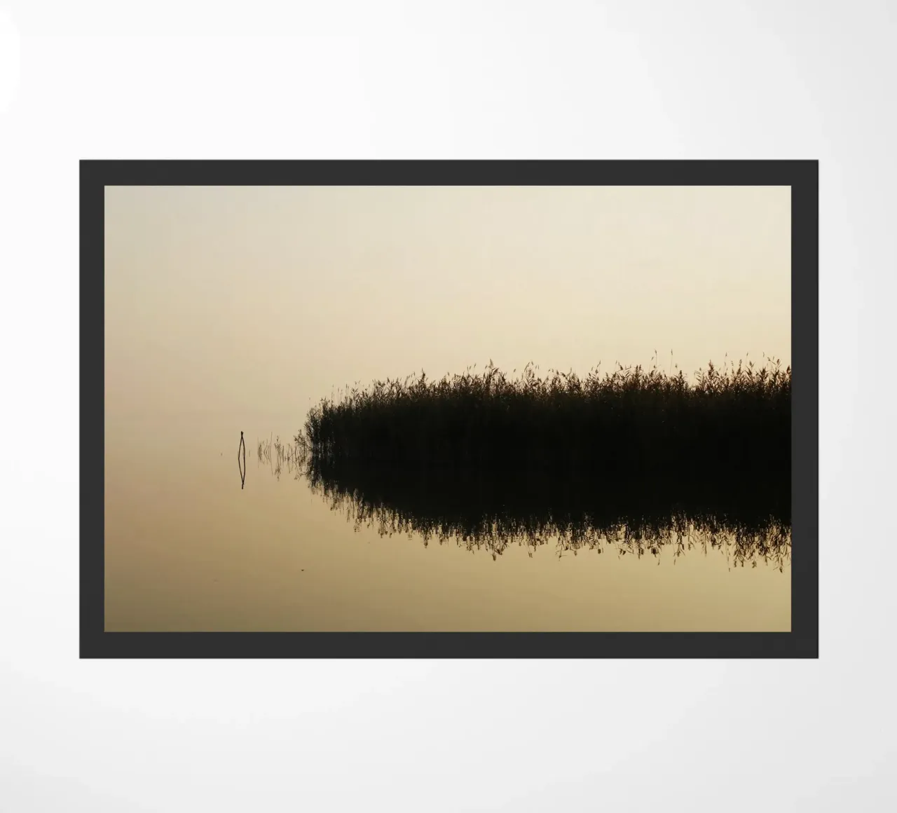 Spätherbst am Plattensee, Ungarn Fußmatte von Simon Koy