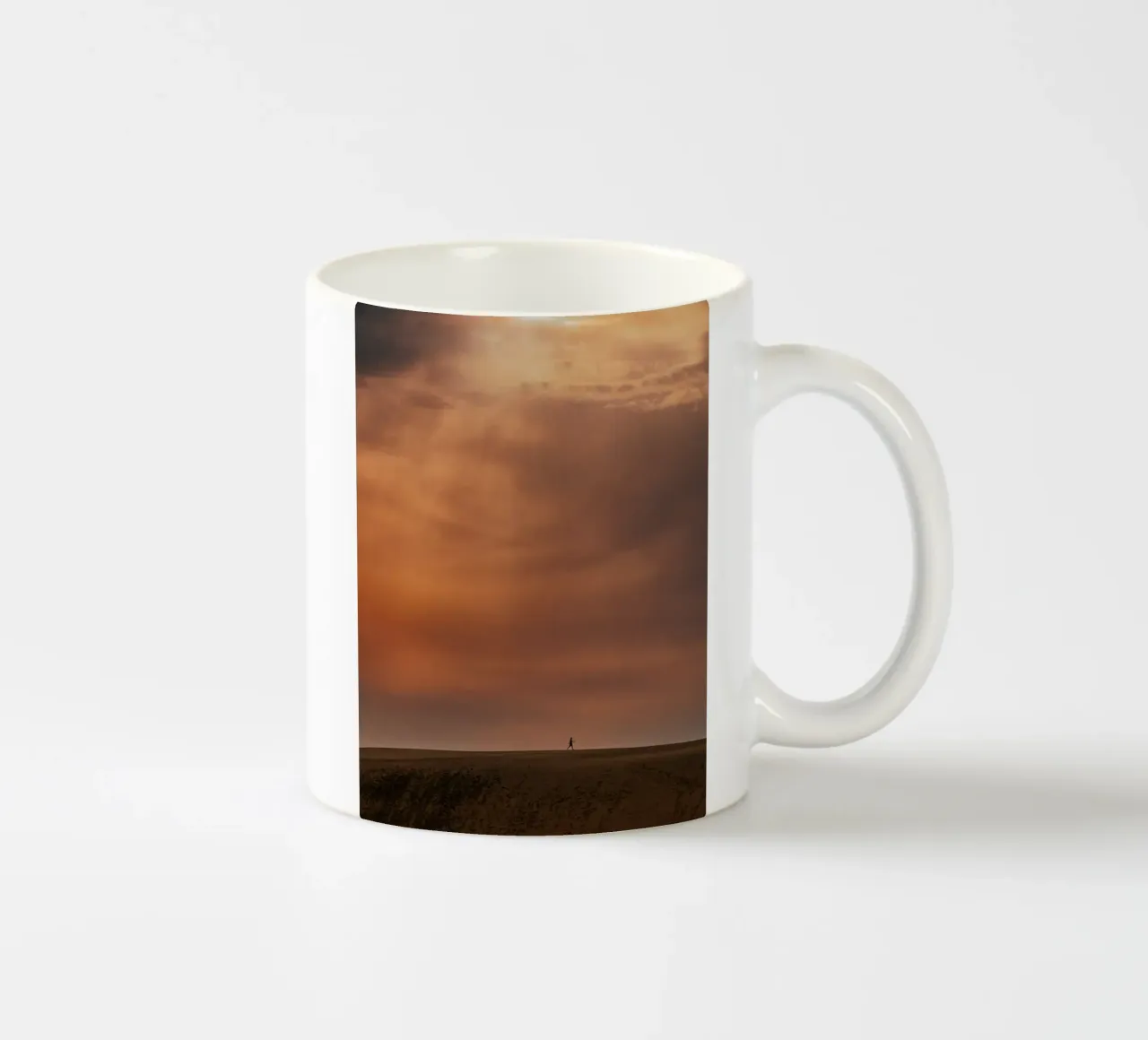 Esplosione di nubi nel deserto di Tottori, Giappone tazza in ceramica da Marcel Bisig