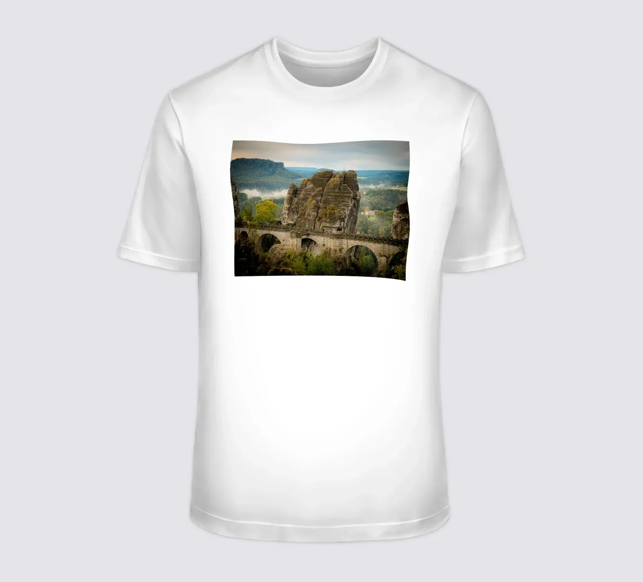 Bastei / Ponte di Bastei - Svizzera sassone in autunno t-shirt da Bold and Retro