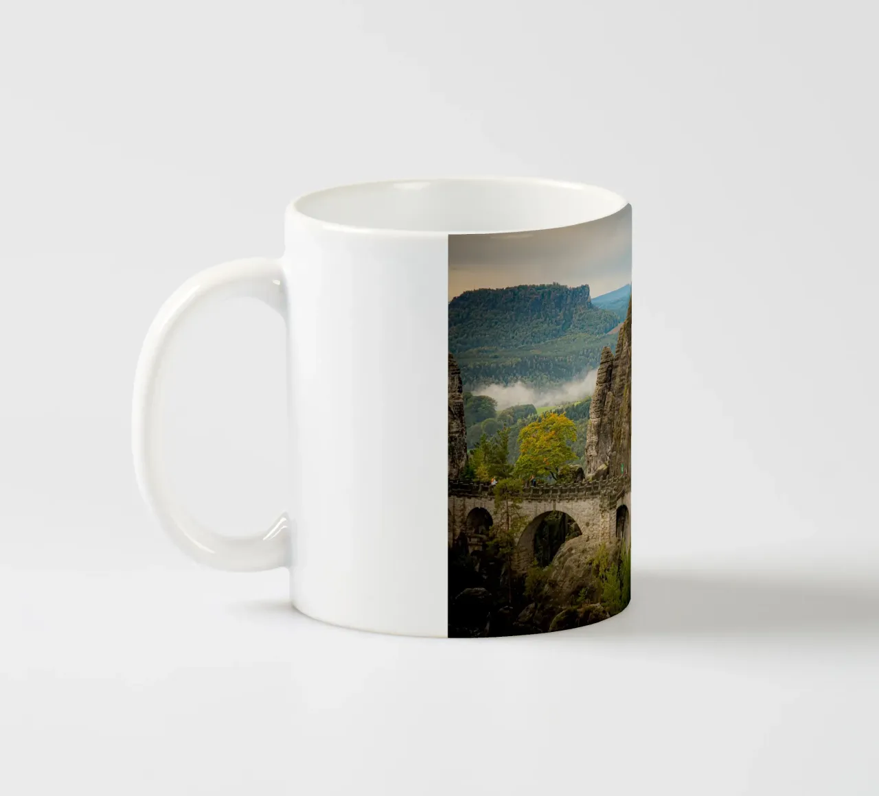 Bastei / Ponte di Bastei - Svizzera sassone in autunno tazza in ceramica da Bold and Retro