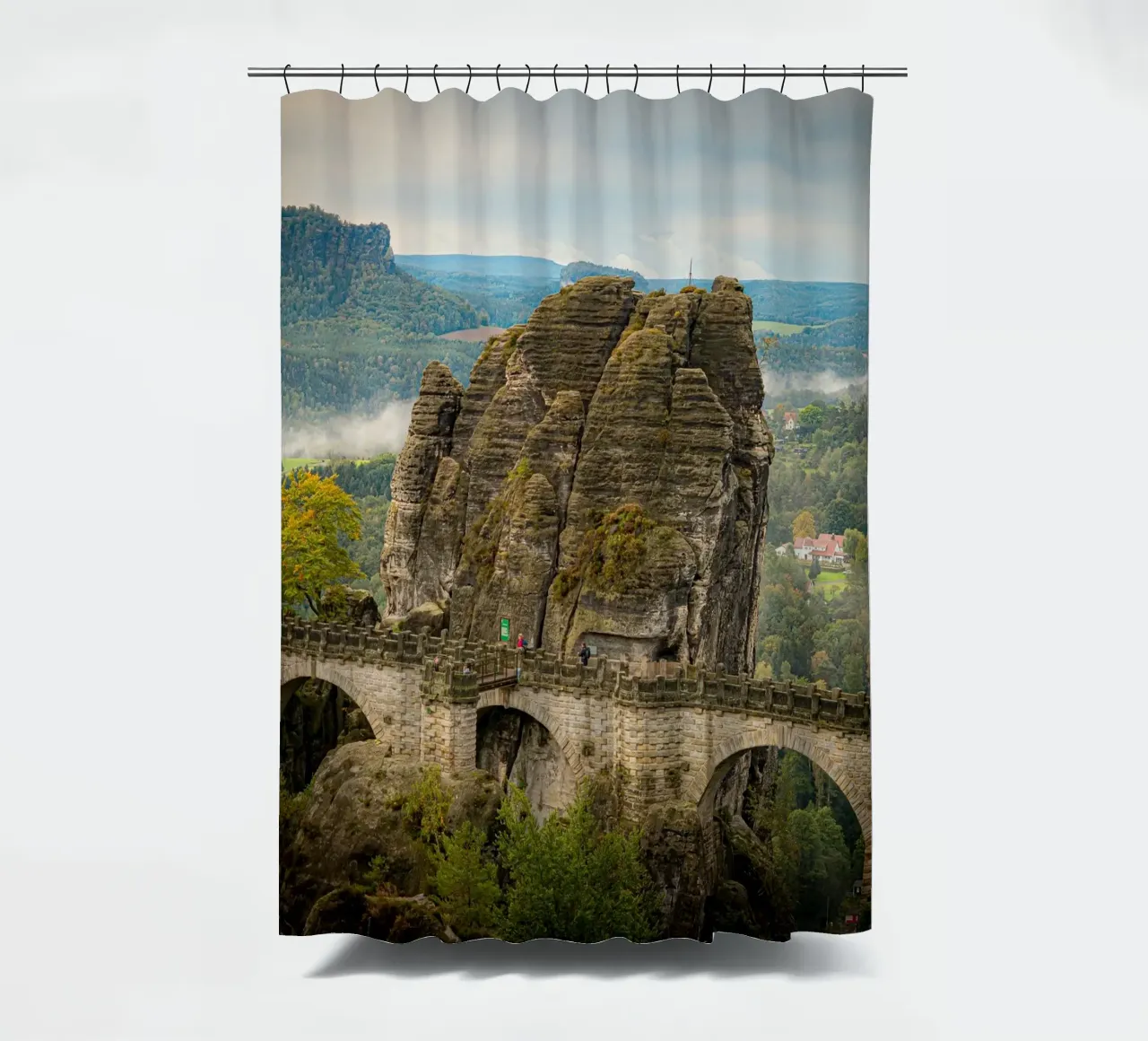 Bastei / Ponte di Bastei - Svizzera sassone in autunno tenda da doccia da Bold and Retro