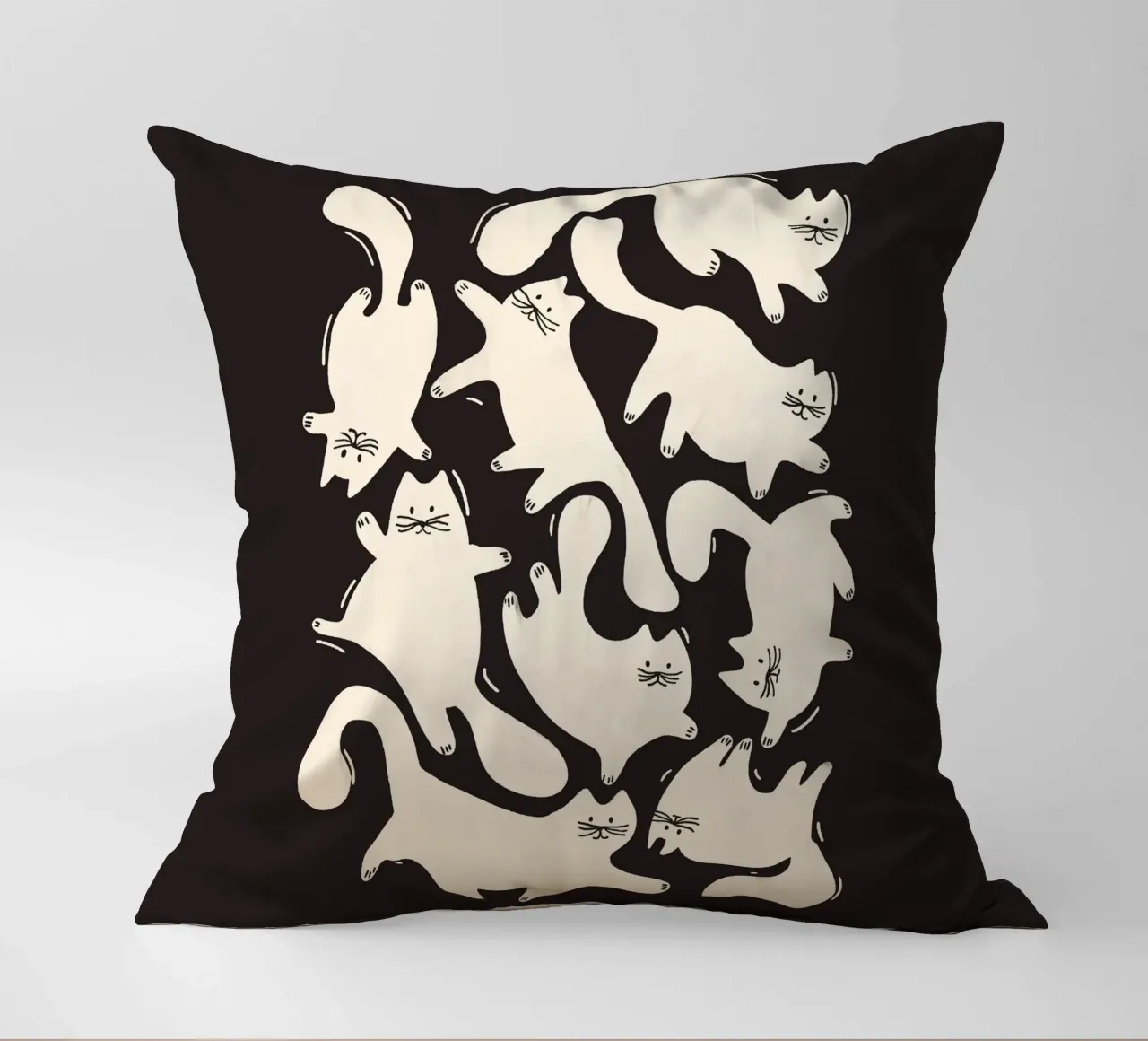 Tumbling Cats - Gattini neri e color crema cuscino da showmemars