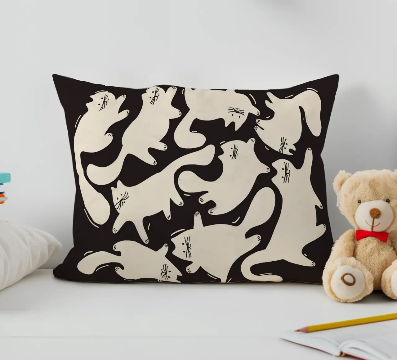 Tumbling Cats - Gattini neri e color crema cuscino da showmemars