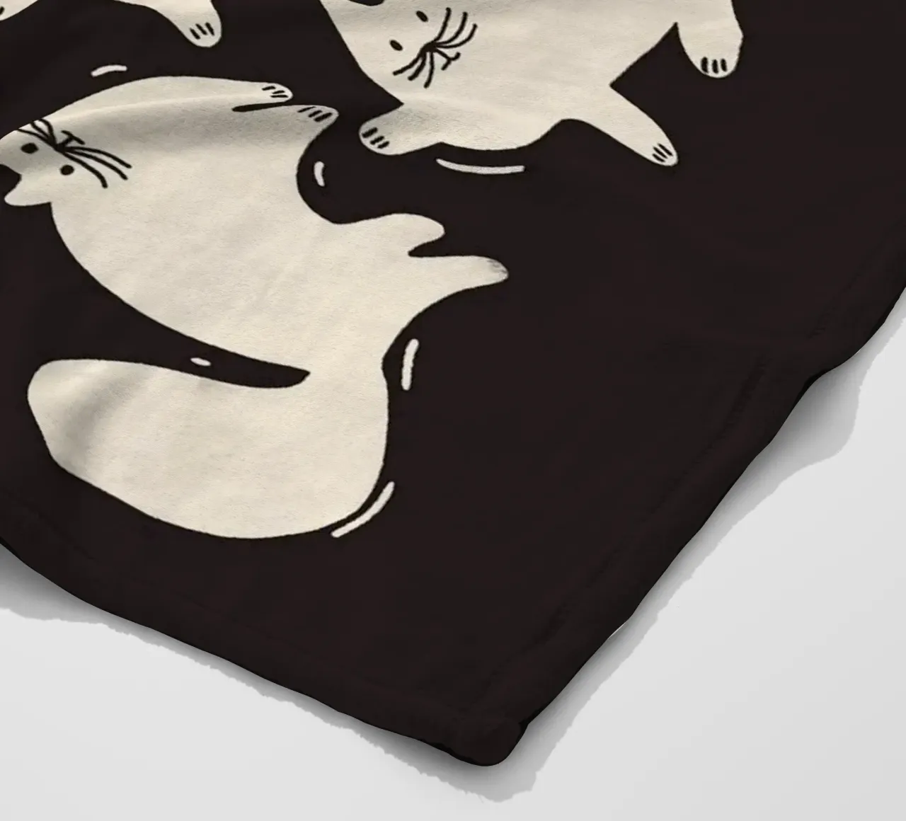 Tumbling Cats - Gattini neri e color crema coperta in pile da showmemars