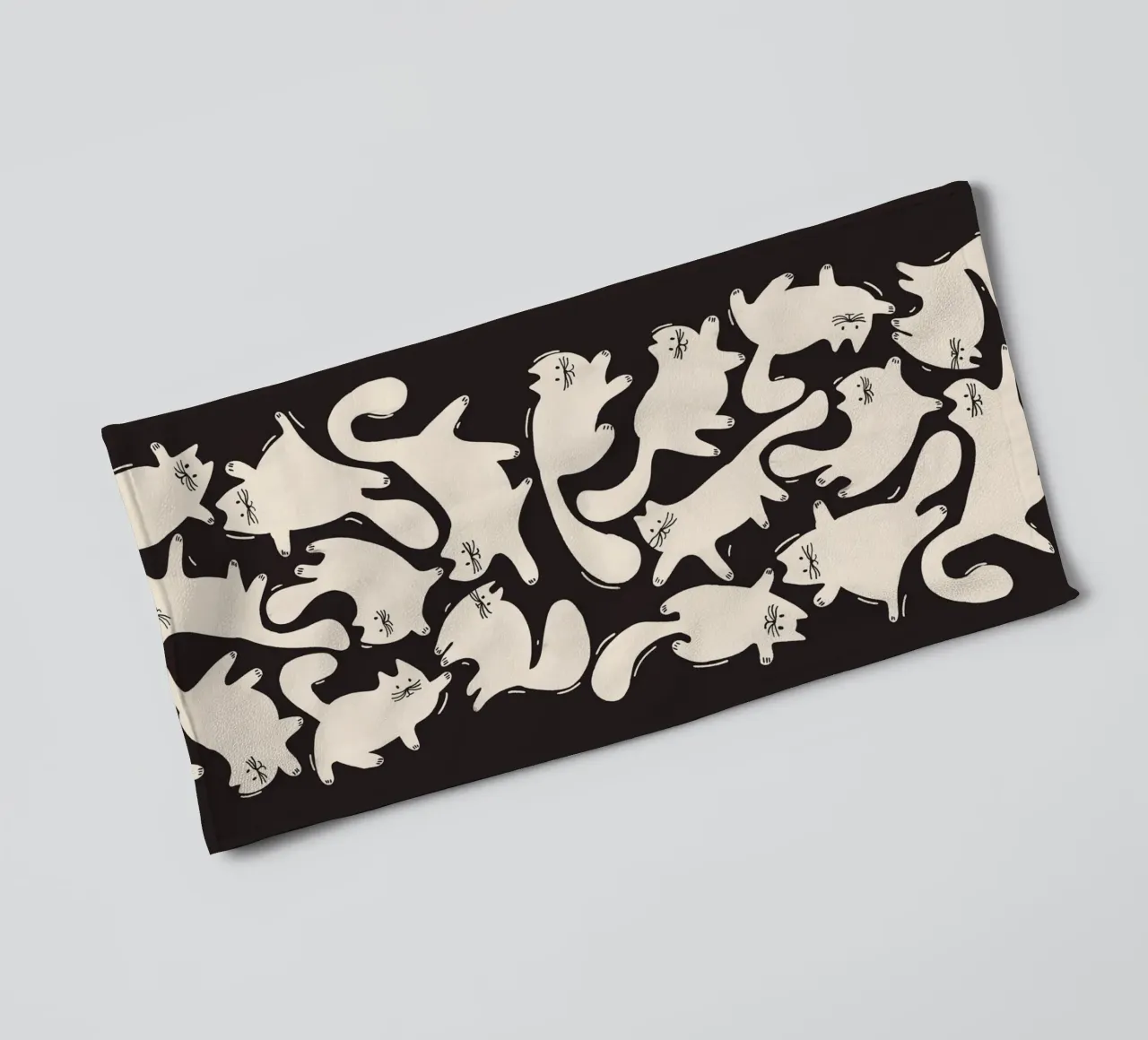 Tumbling Cats - Gattini neri e color crema asciugamano da bagno da showmemars