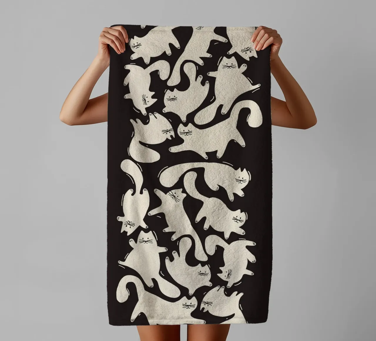 Tumbling Cats - Gattini neri e color crema asciugamano da bagno da showmemars