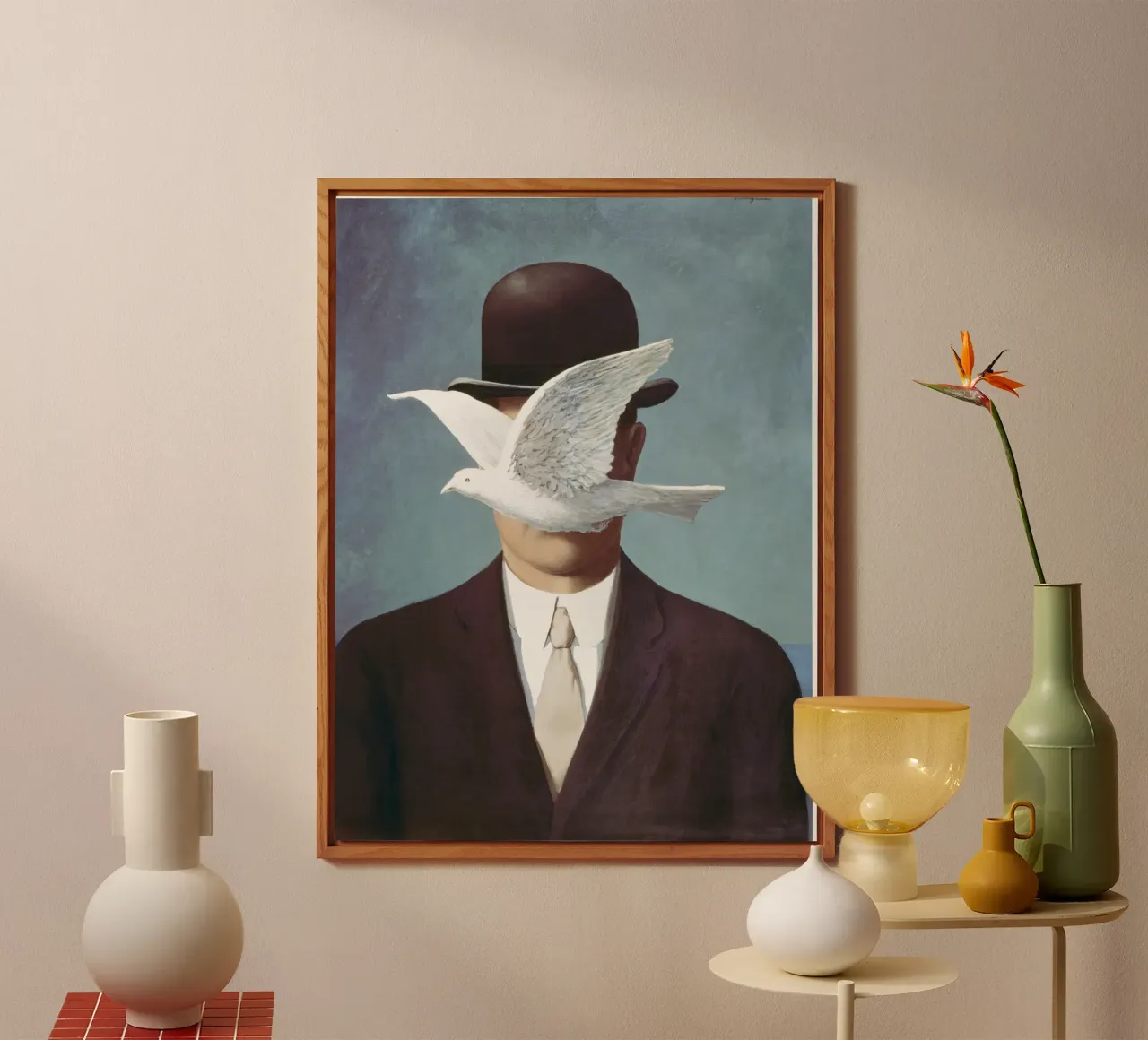 René Magritte’s The Man in the Bowler Hat alluminio dibond da Classic Art Prints