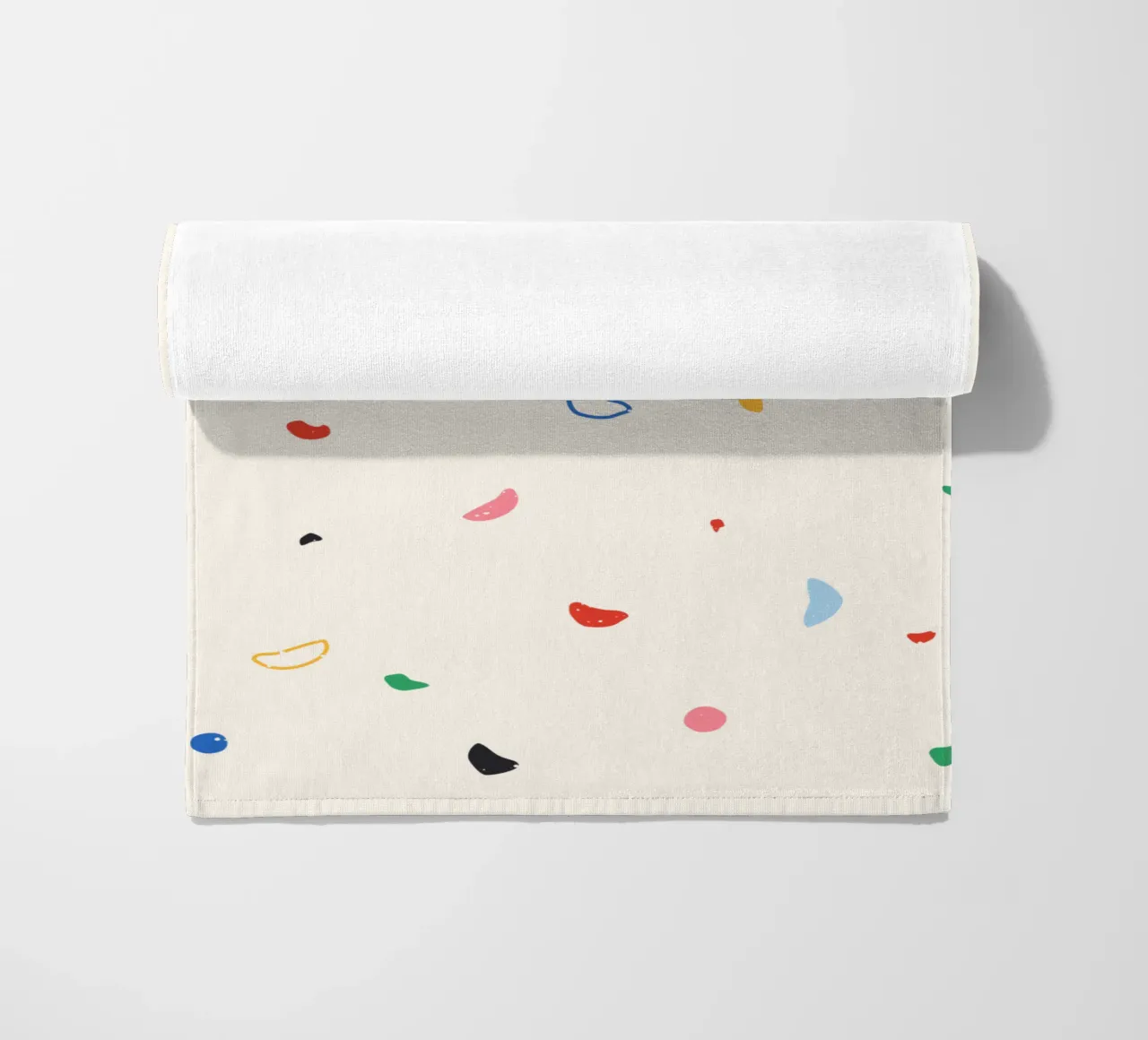 Kleurrijke klimwand strandhanddoek van justclimberthings