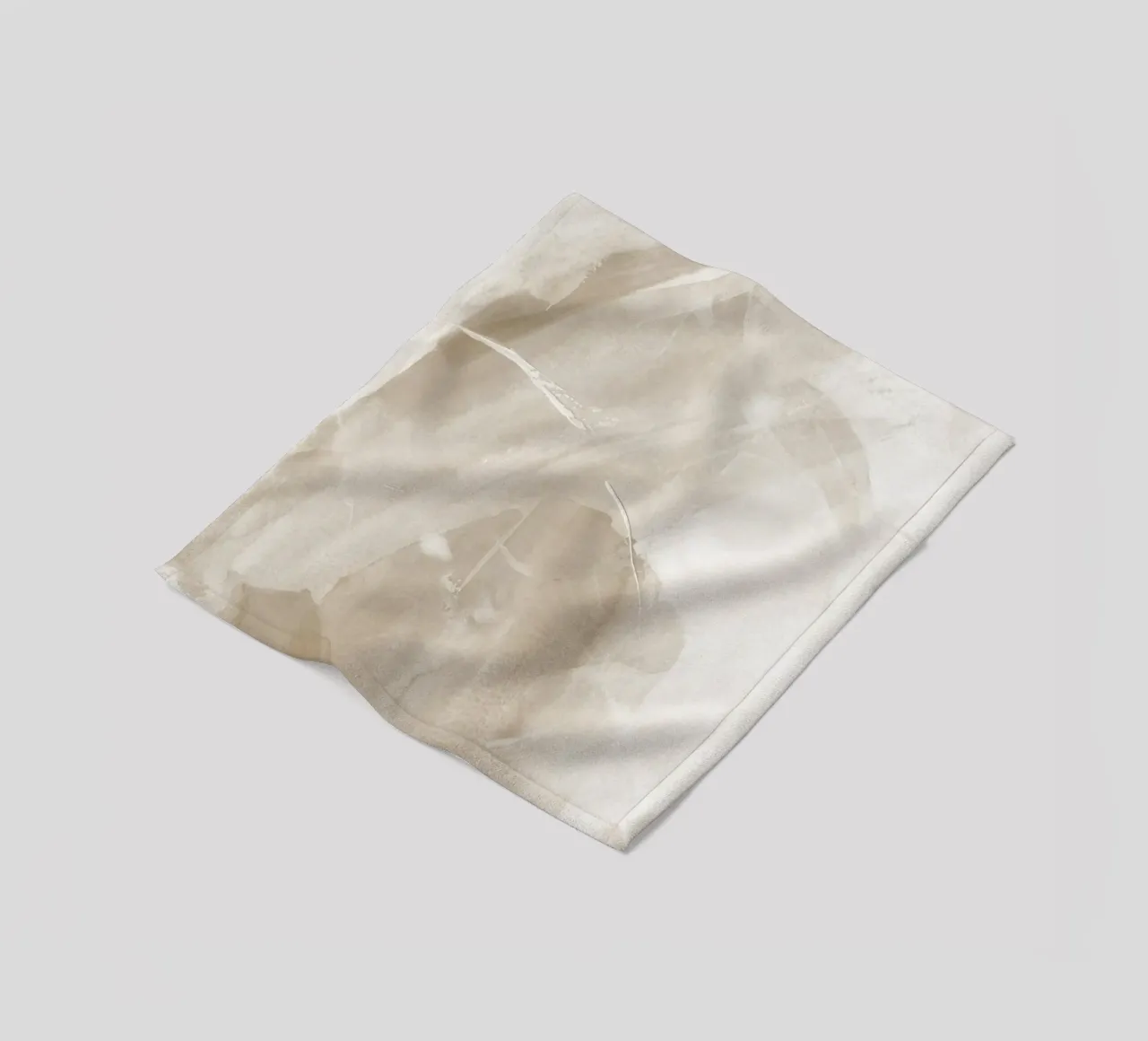 Pennellate astratte beige 1 coperta in pile da NouveauPrints