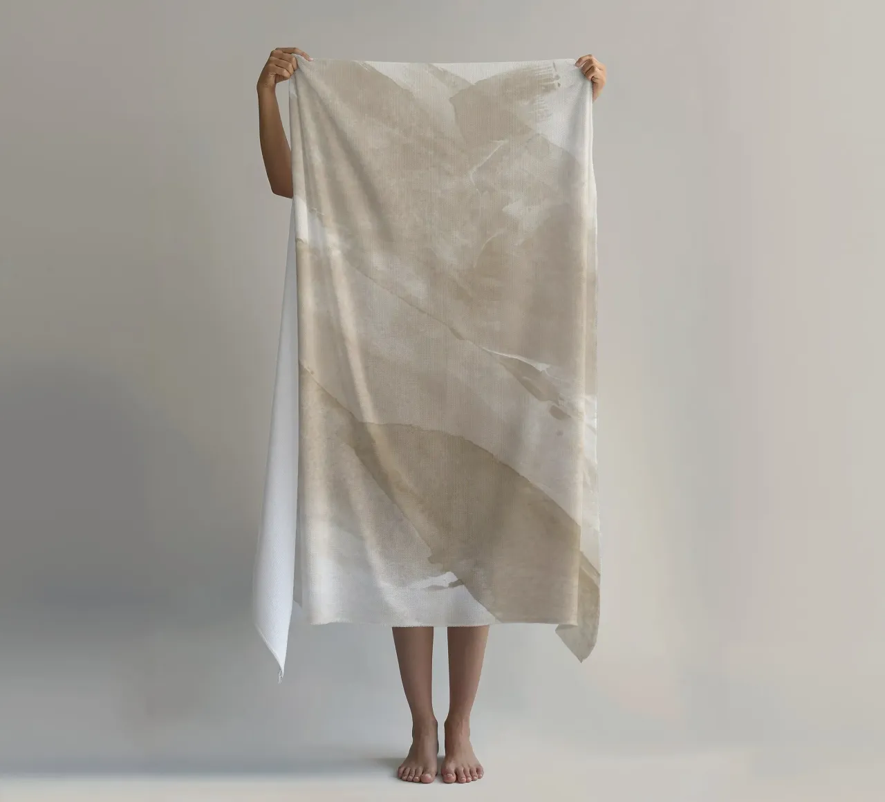 Pennellate astratte beige 2 telo mare da NouveauPrints