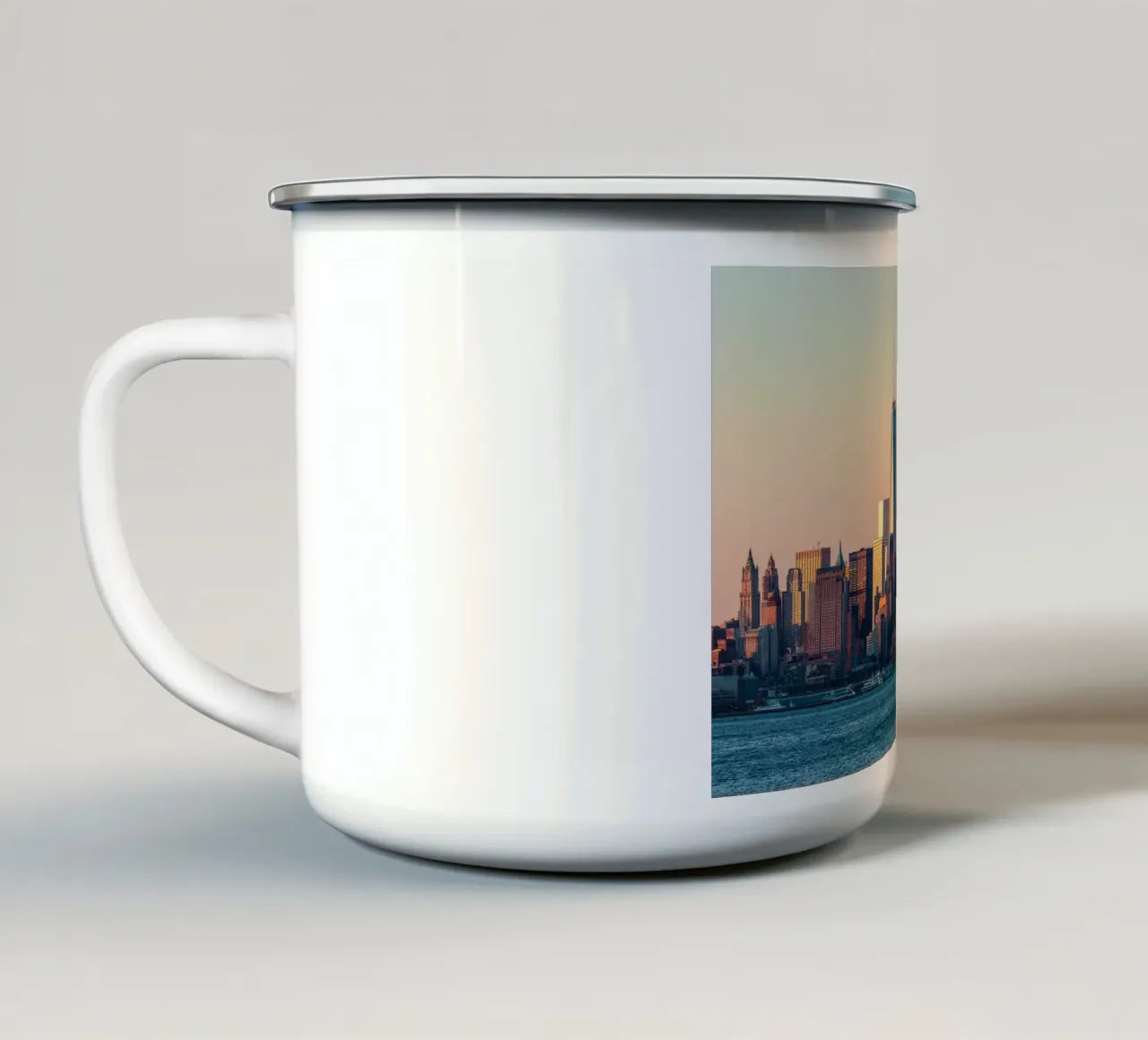 NEW YORK CITY 08 tazza in smalto da Tom Uhlenberg