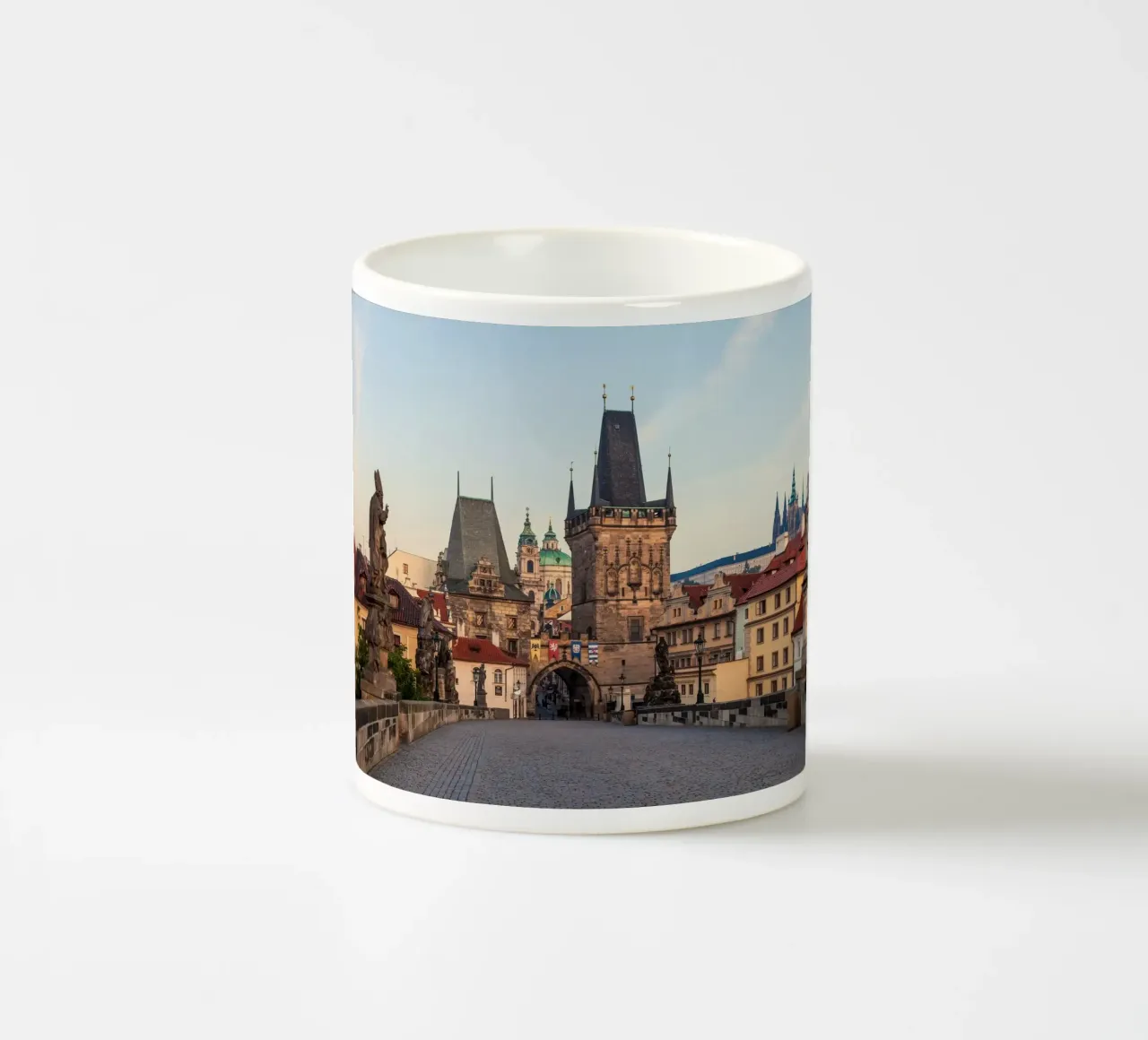 PRAG 06 tazza in ceramica da Tom Uhlenberg