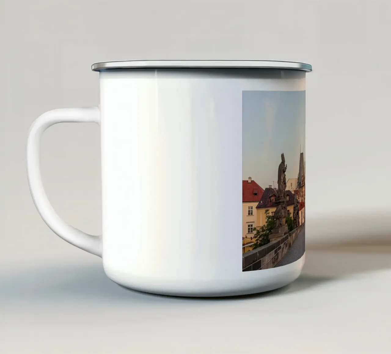 PRAG 06 tazza in smalto da Tom Uhlenberg