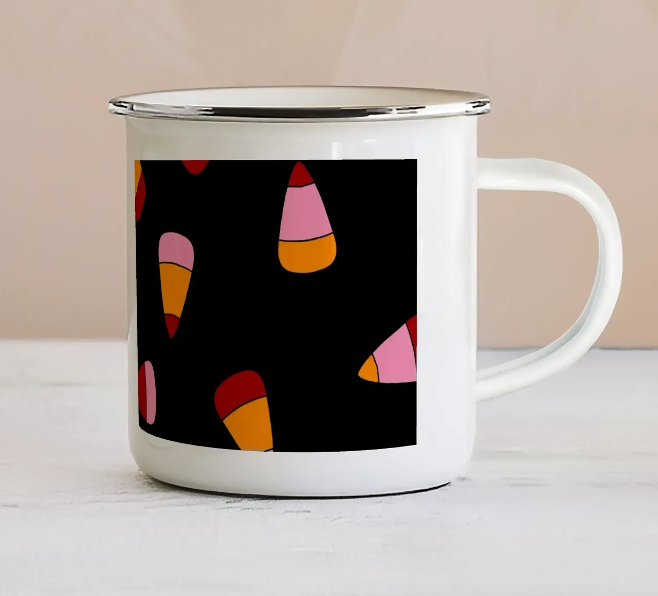 Retro candy corn pattern Halloween tazza in smalto da TijanaArtStudio88