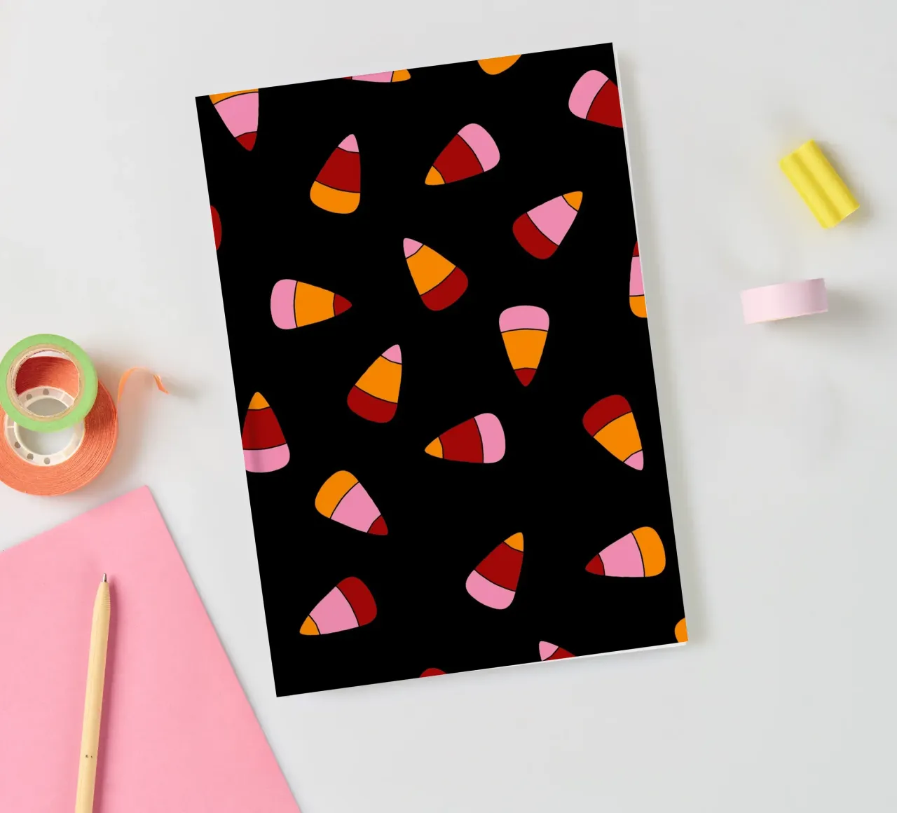 Retro candy corn pattern Halloween diario da TijanaArtStudio88