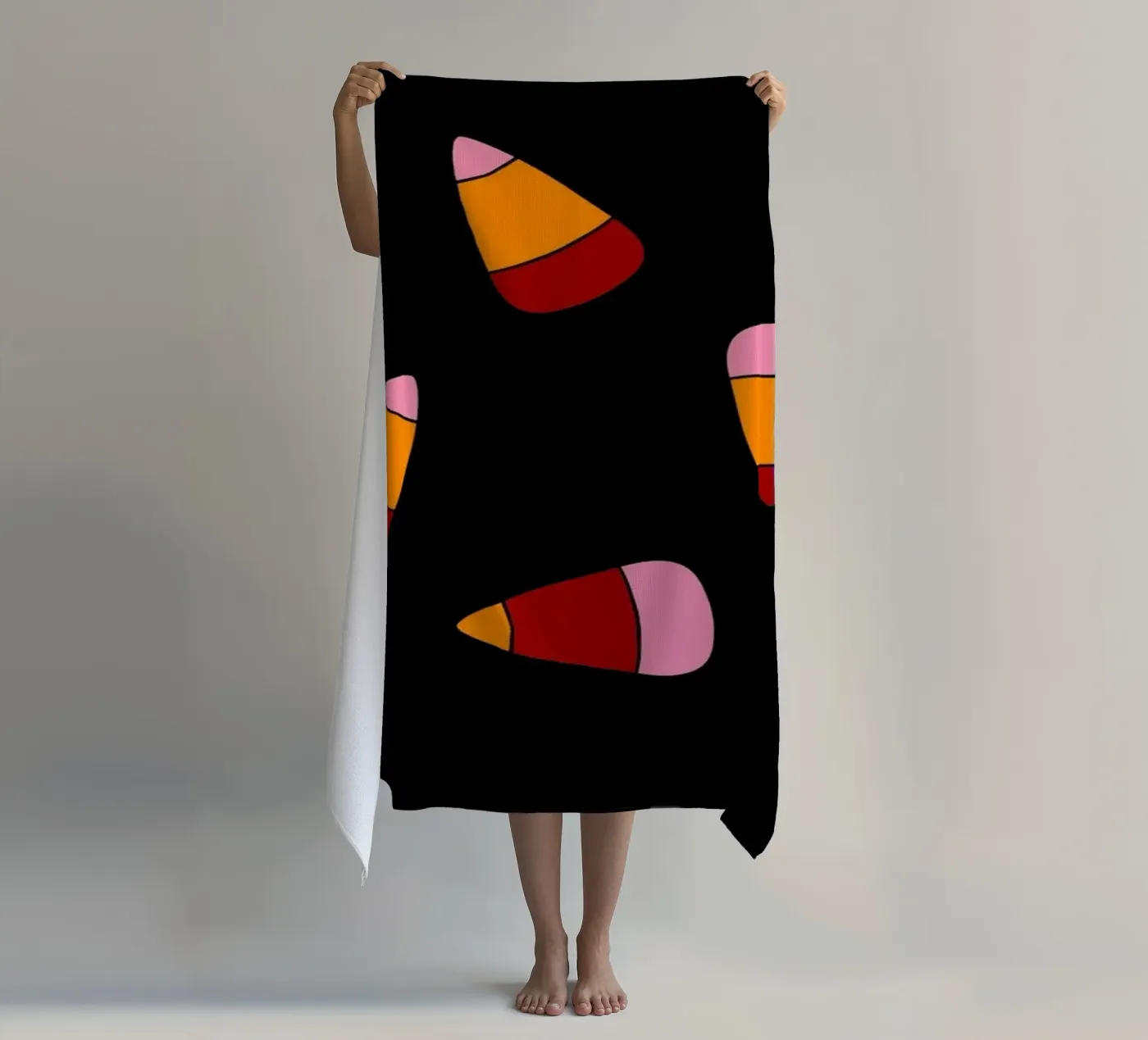 Retro candy corn pattern Halloween telo mare da TijanaArtStudio88