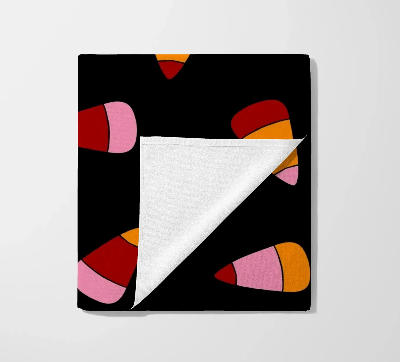 Retro candy corn pattern Halloween telo mare da TijanaArtStudio88