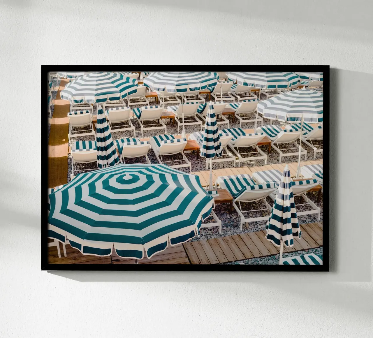 Riviera Striped Blue and White Umbrellas poster con telaio in plastica da GraceDigitalArtCo