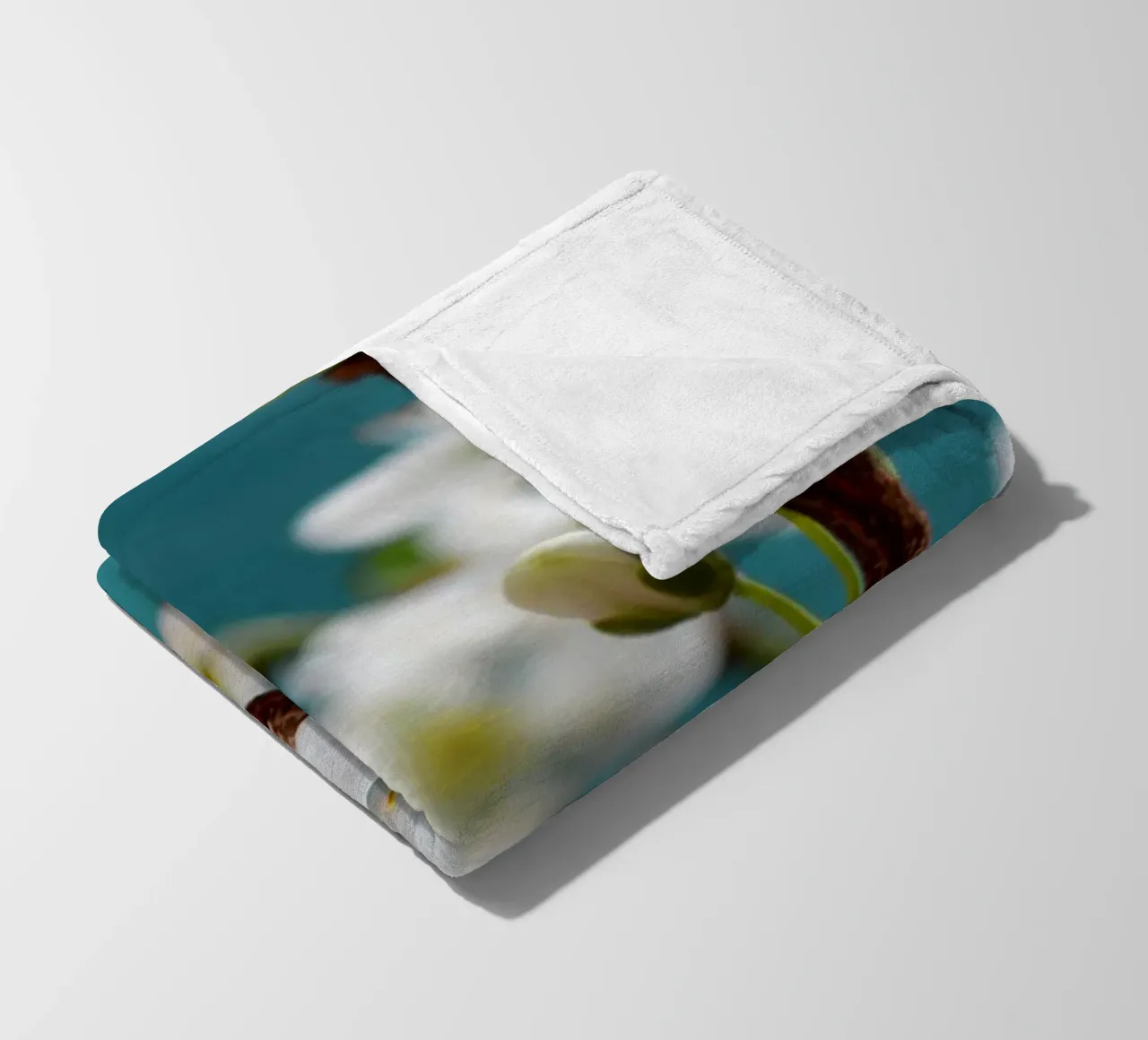 Spring fleece blanket by Atteloi