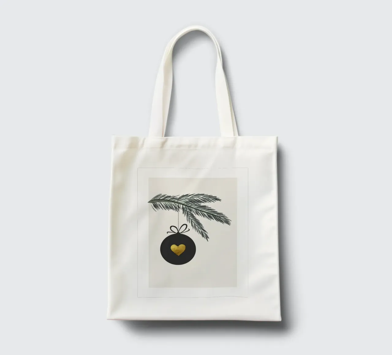 Ramo di abete con gingillo e cuore borsa in juta da ArtDesign by KBK