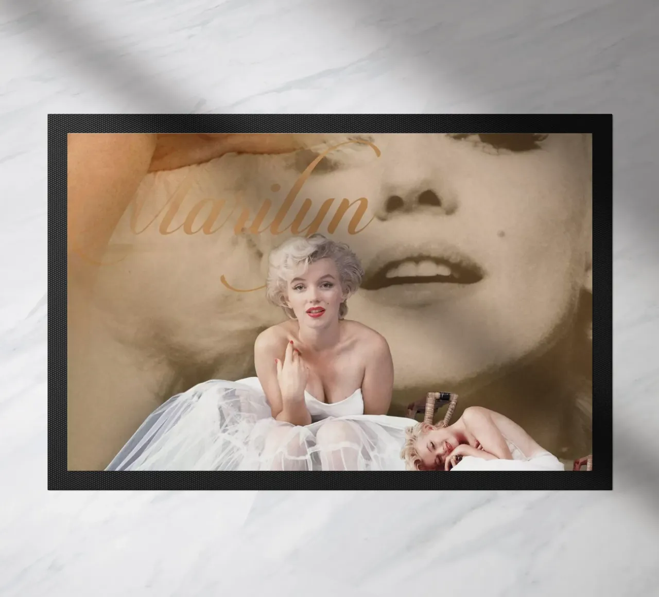Marilyn Monroe Portrait Collage 3 zerbino da DesmondBates