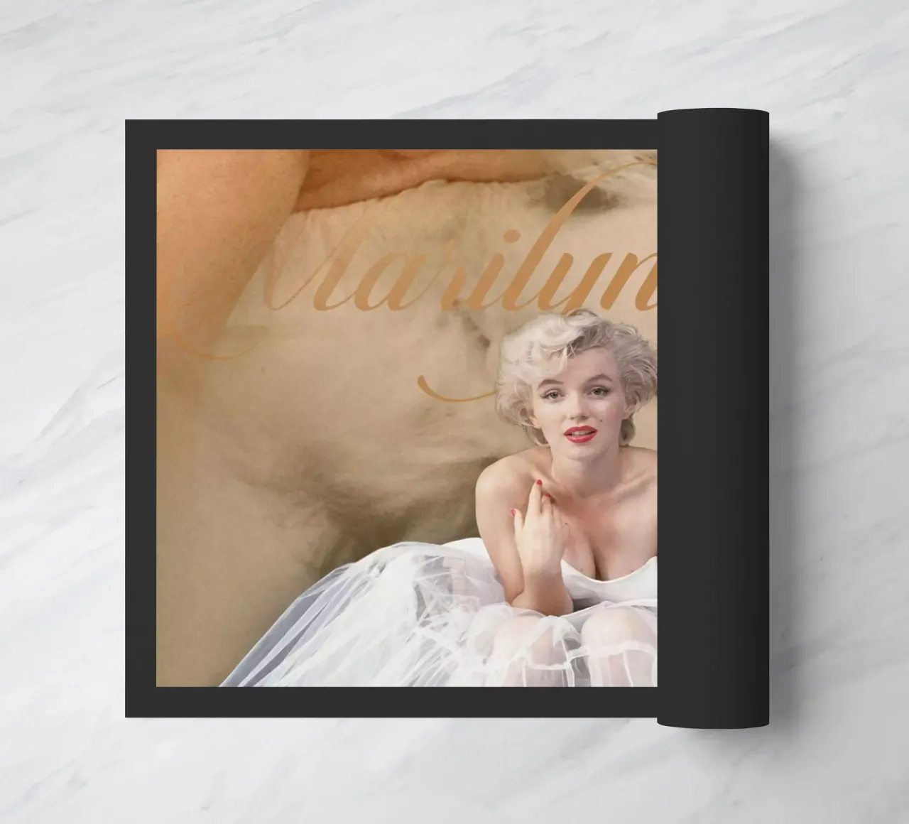 Marilyn Monroe Portrait Collage 3 zerbino da DesmondBates