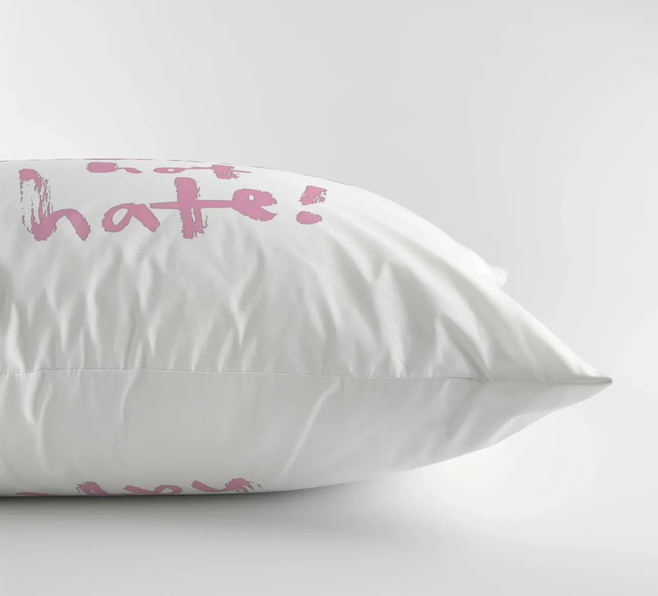 Spread hummus, not hate cuscino da Brushmeetspaper