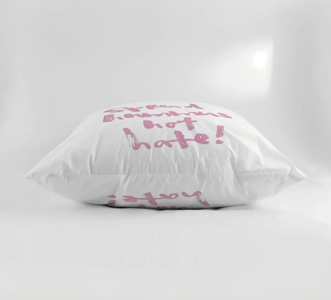 Spread hummus, not hate cuscino da Brushmeetspaper