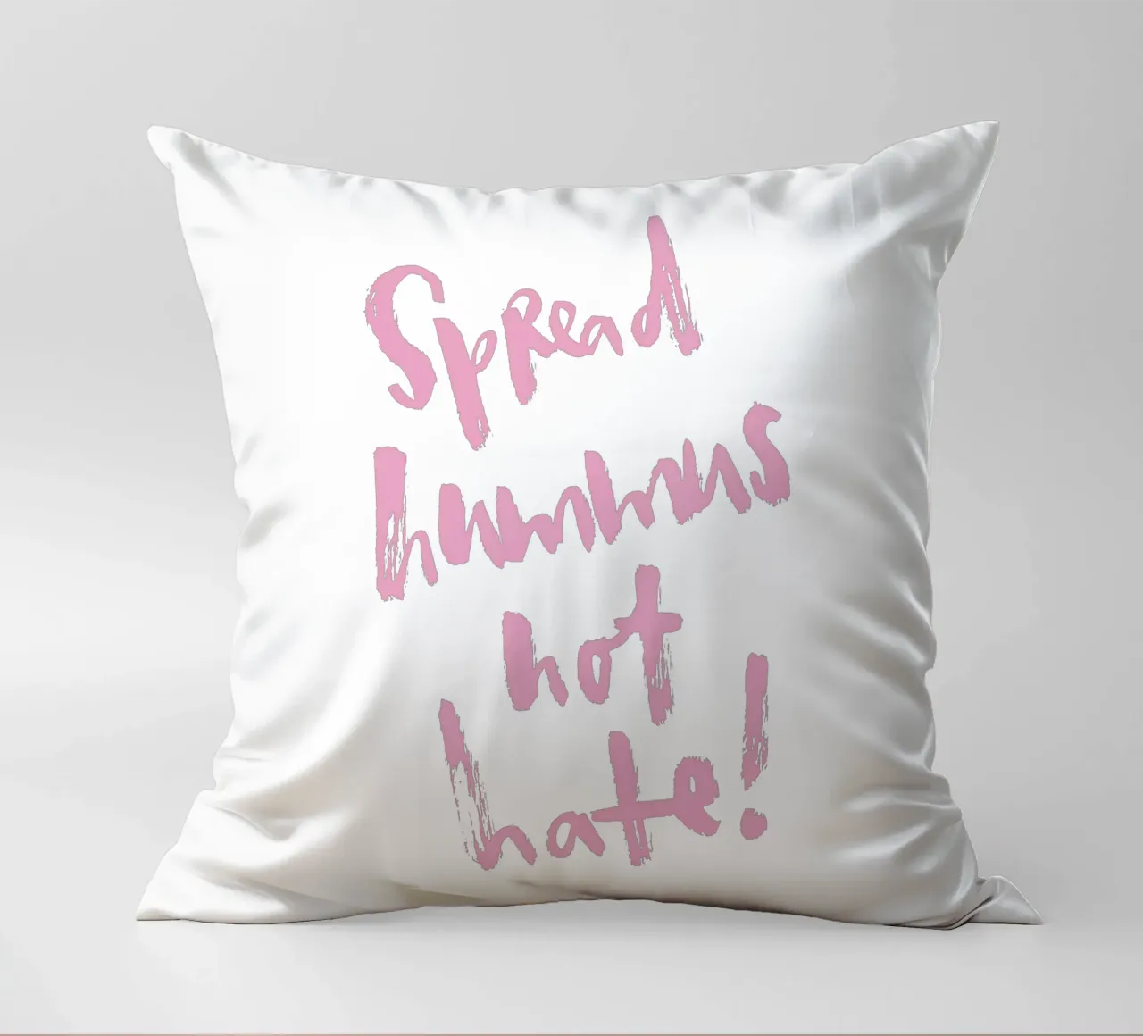 Spread hummus, not hate cuscino da Brushmeetspaper