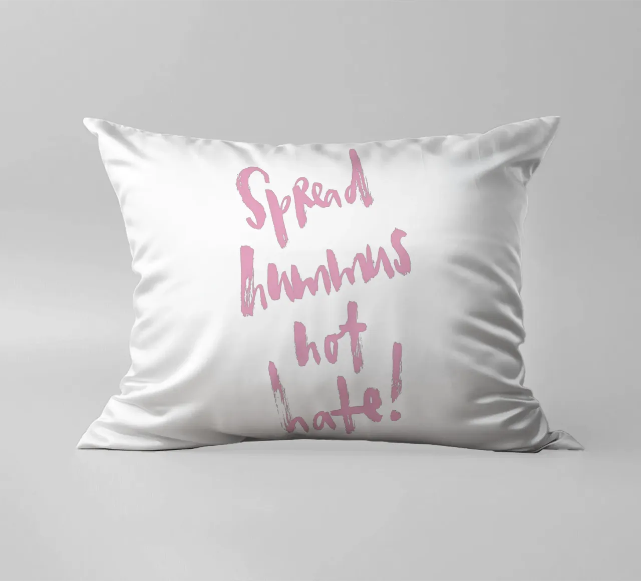 Spread hummus, not hate cuscino da Brushmeetspaper