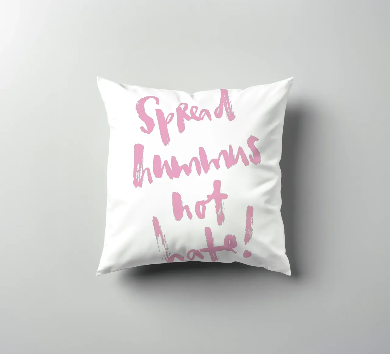 Spread hummus, not hate cuscino da Brushmeetspaper