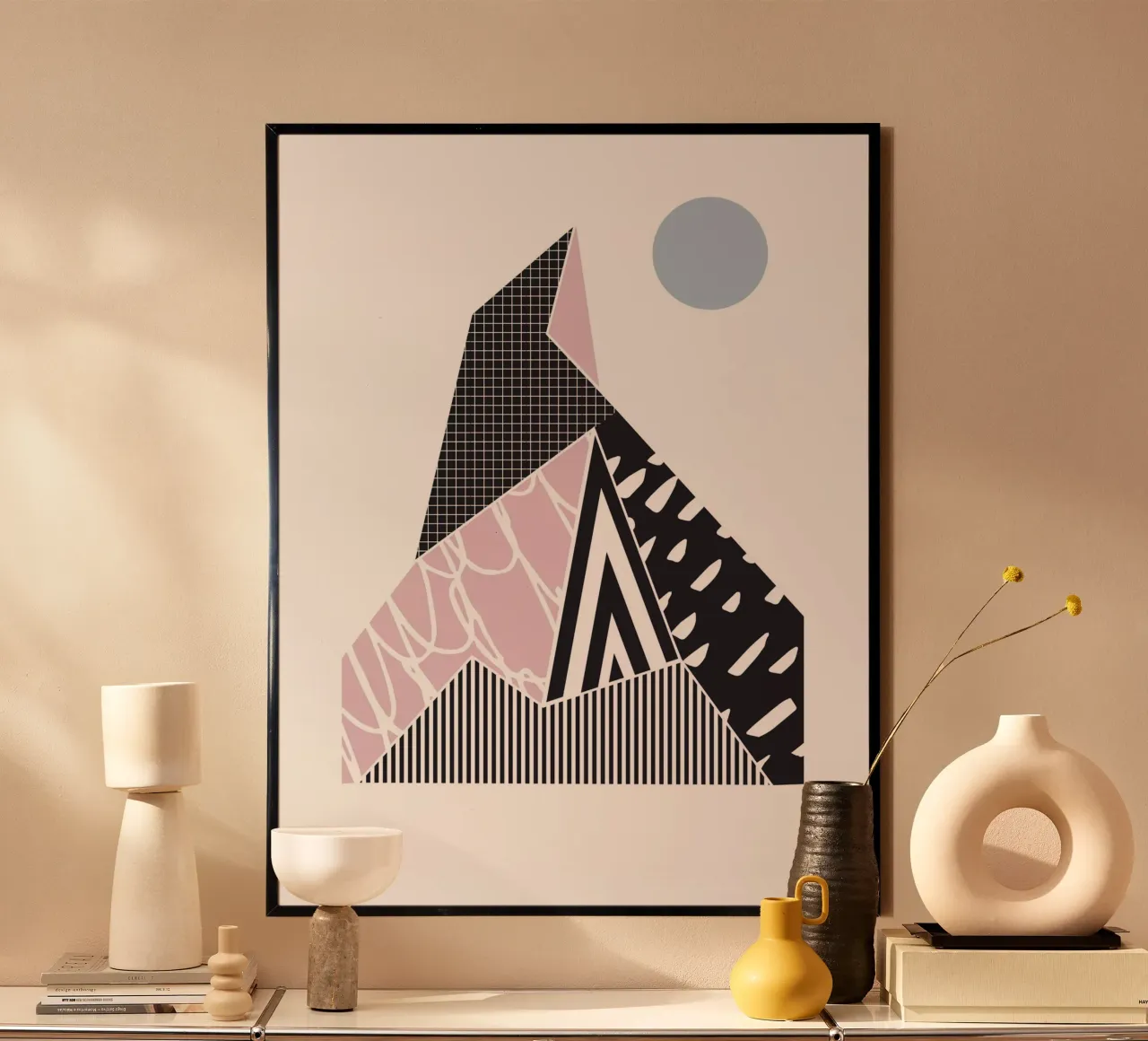 Modello geometrico di montagna poster da Kim Hubball Studio