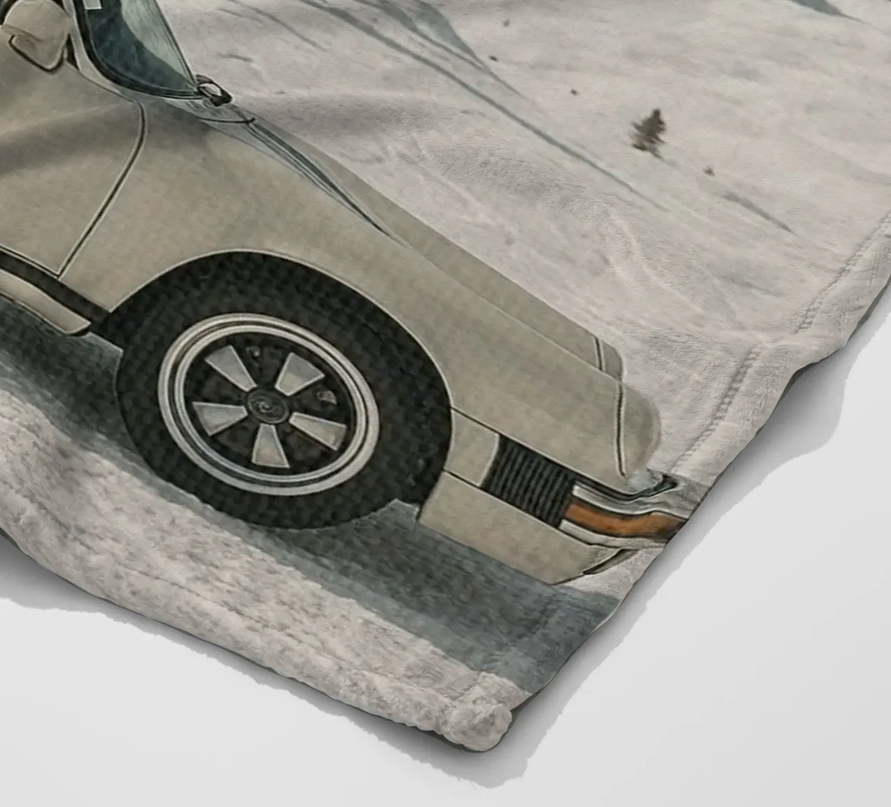 Oldtimer Après-Ski-Alpengebirge Oldtimer Fleecedecke von Dagmar Pels