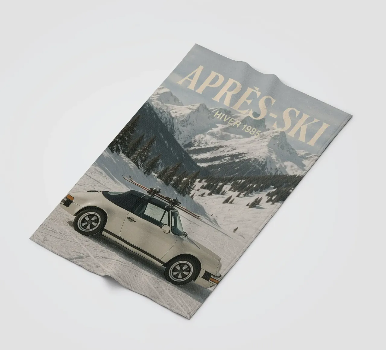 Oldtimer Après-Ski-Alpengebirge Oldtimer Fleecedecke von Dagmar Pels