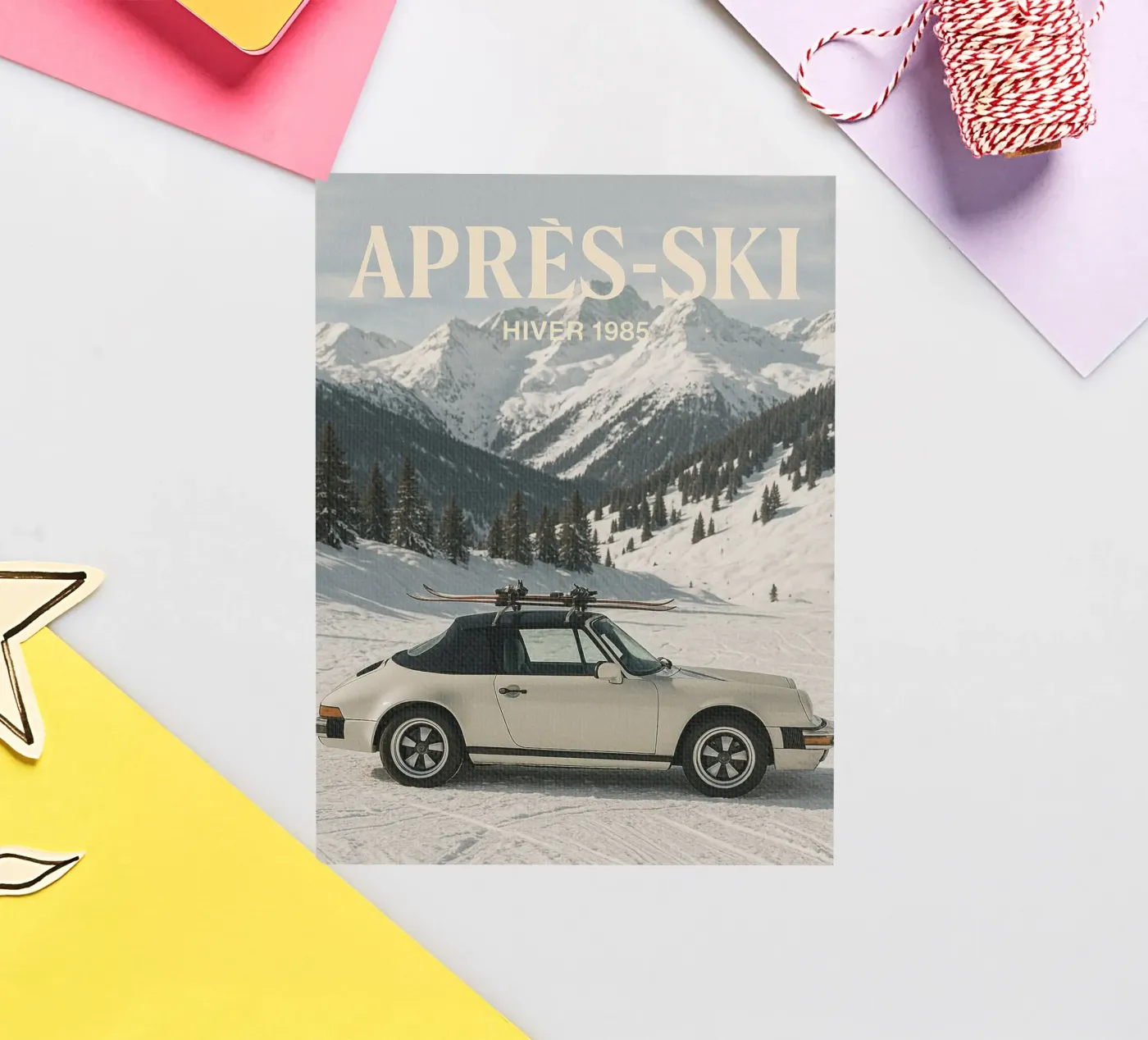 Vintage Après-Ski Alpine Mountains Classic Car adesivo da Dagmar Pels