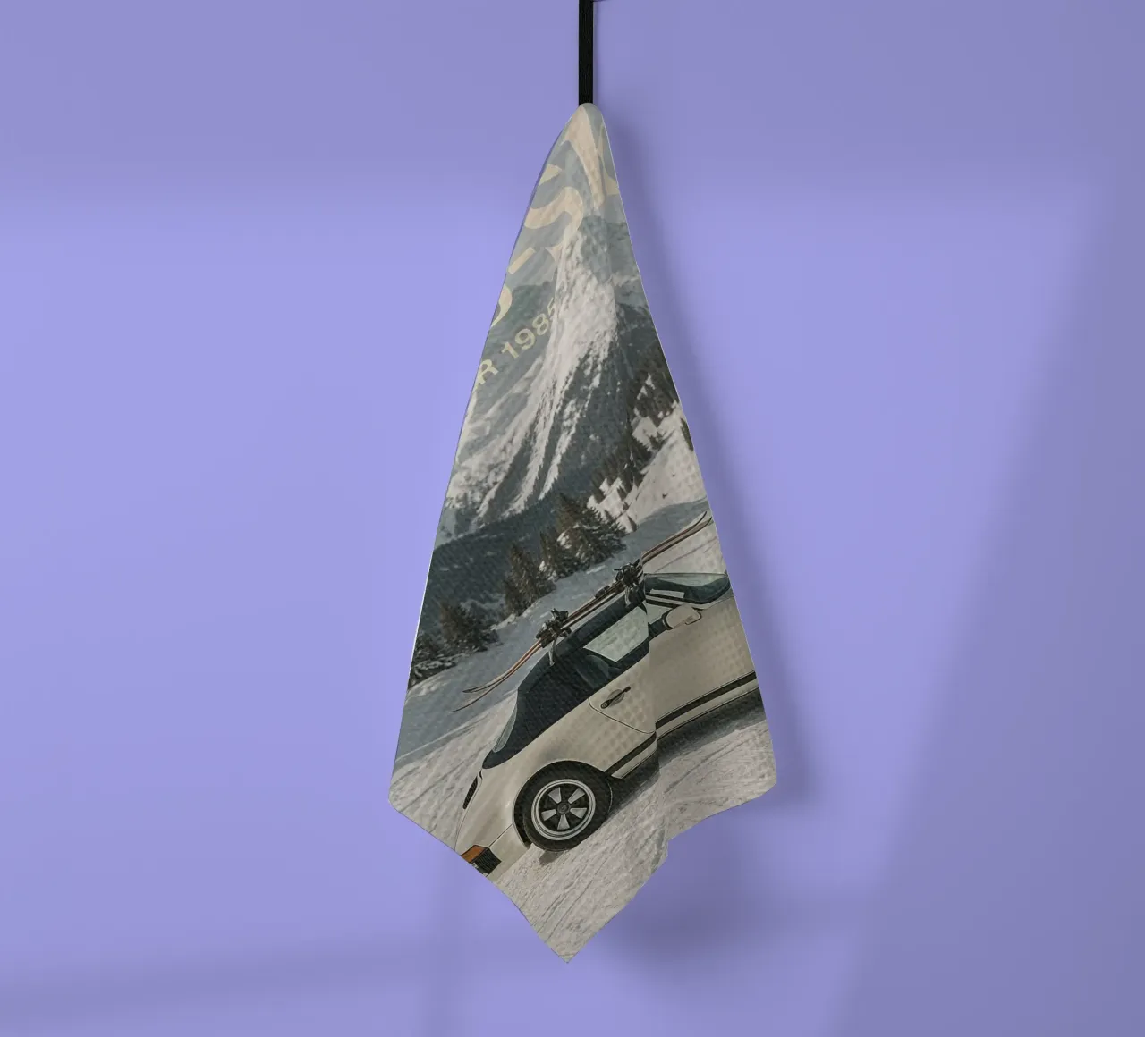 Oldtimer Après-Ski-Alpengebirge Oldtimer Geschirrtuch von Dagmar Pels