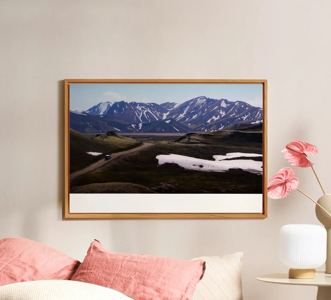 Road through epic mountain range pannello forex da Fjöllart